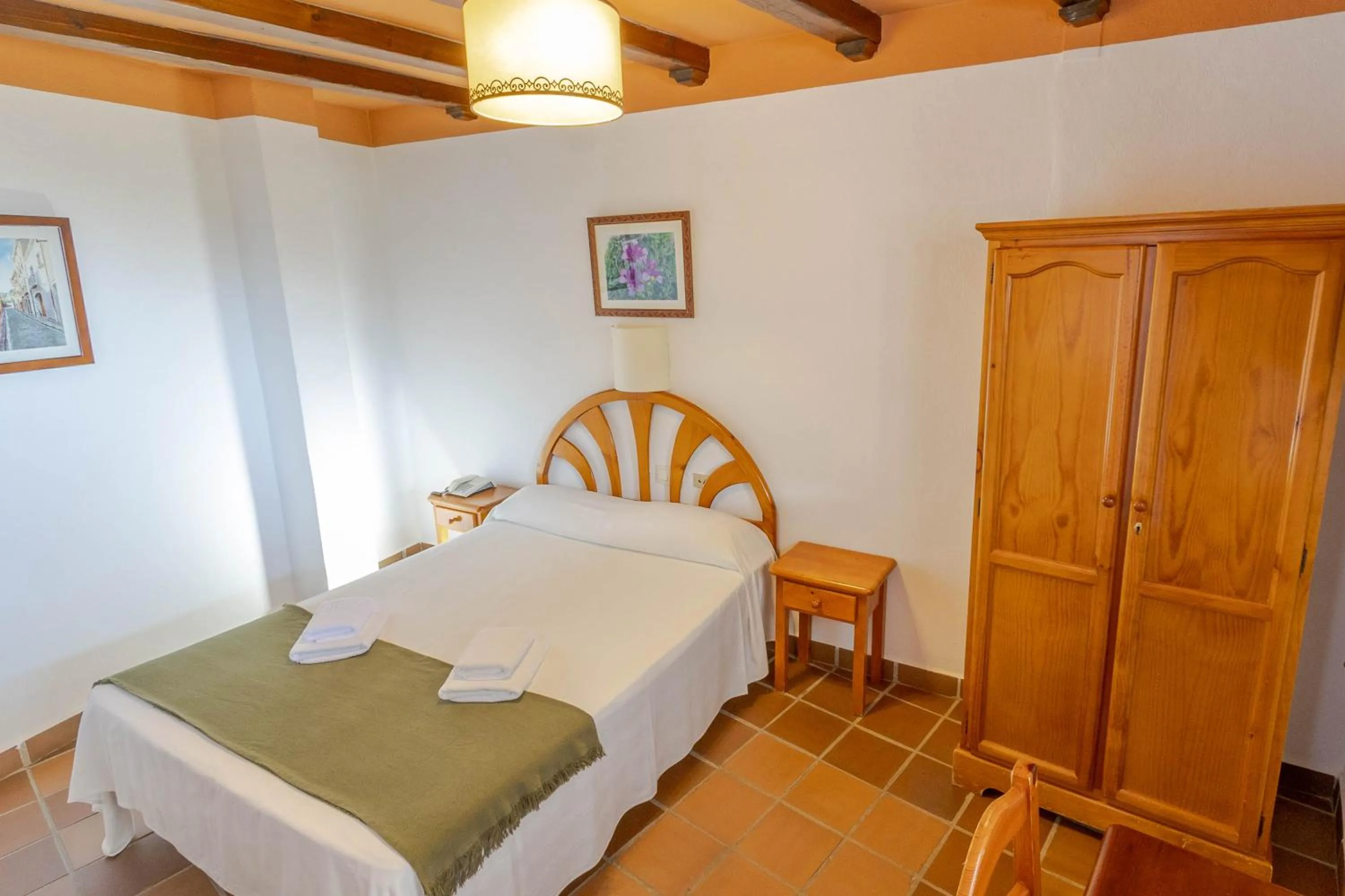 Bed in Hotel La Fragua I