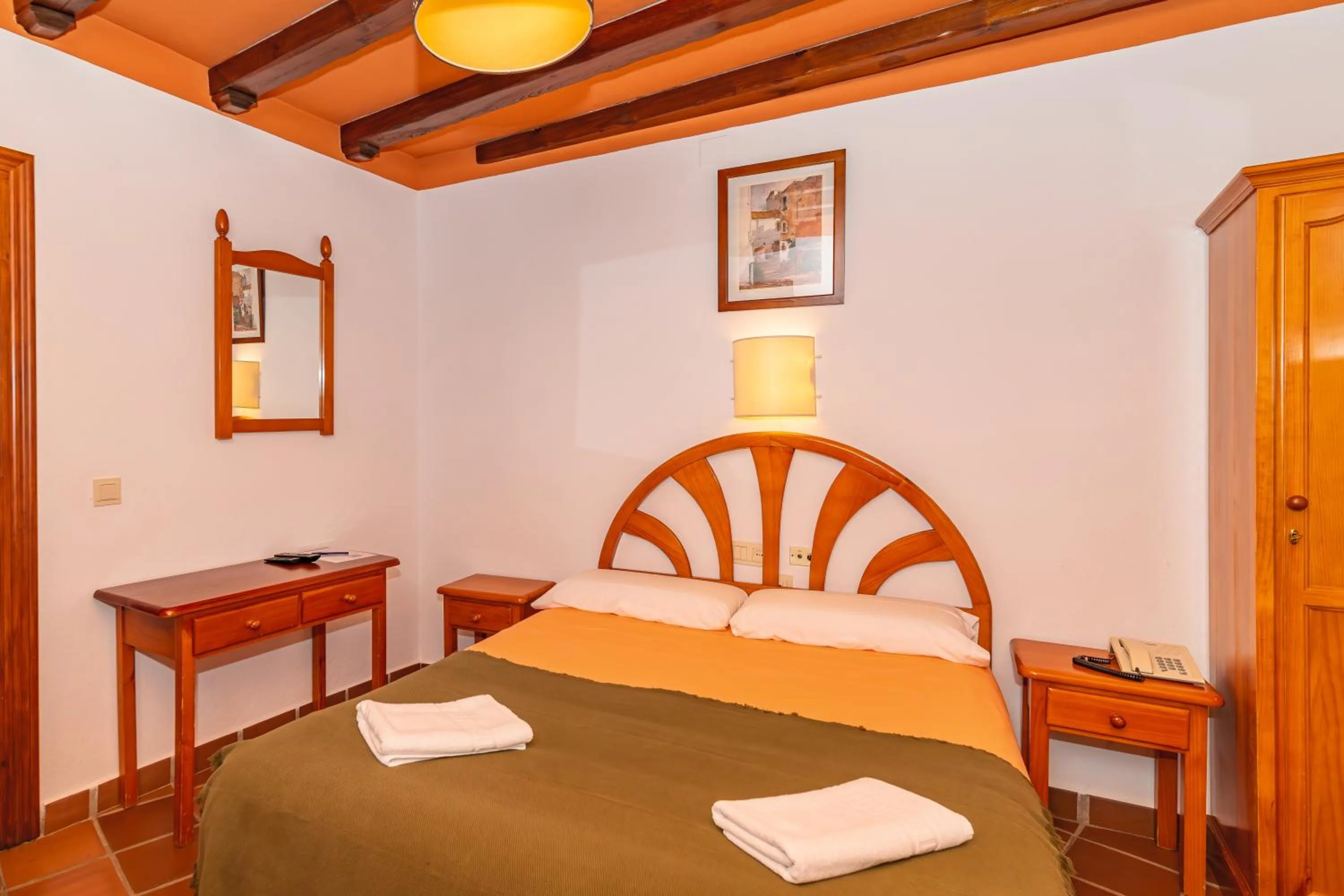 Bed in Hotel La Fragua I