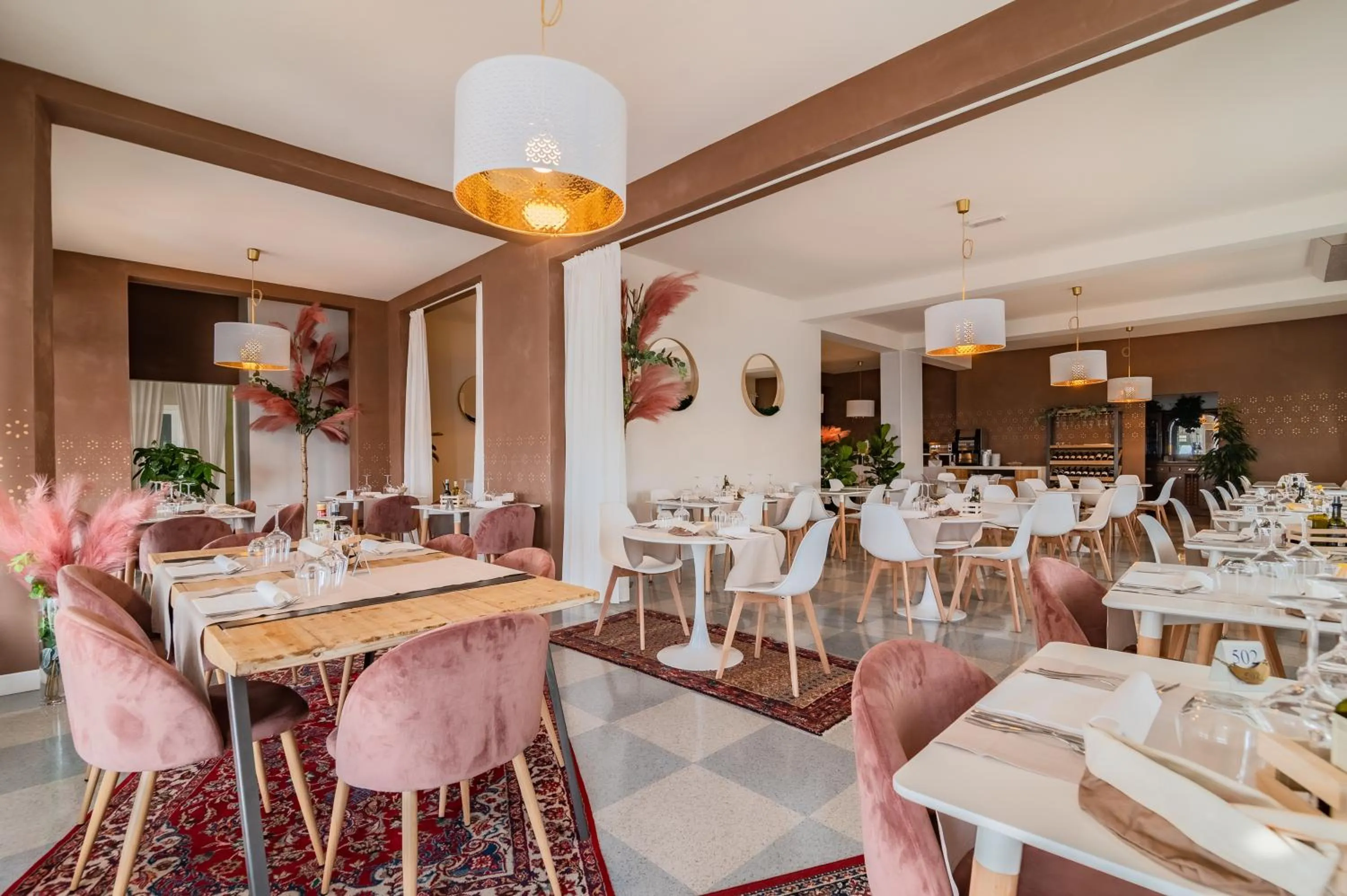 Restaurant/places to eat in Hotel Concordia