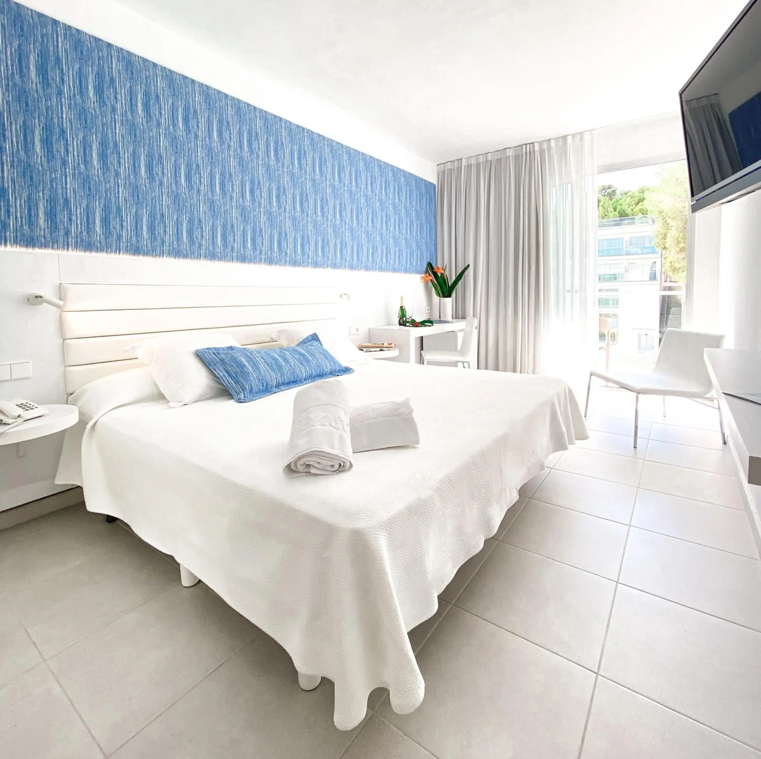 Photo of the whole room, Bed in Reverence Life Hotel - Adults Only Photo of the whole room, Bed in Reverence Life Hotel - Adults Only