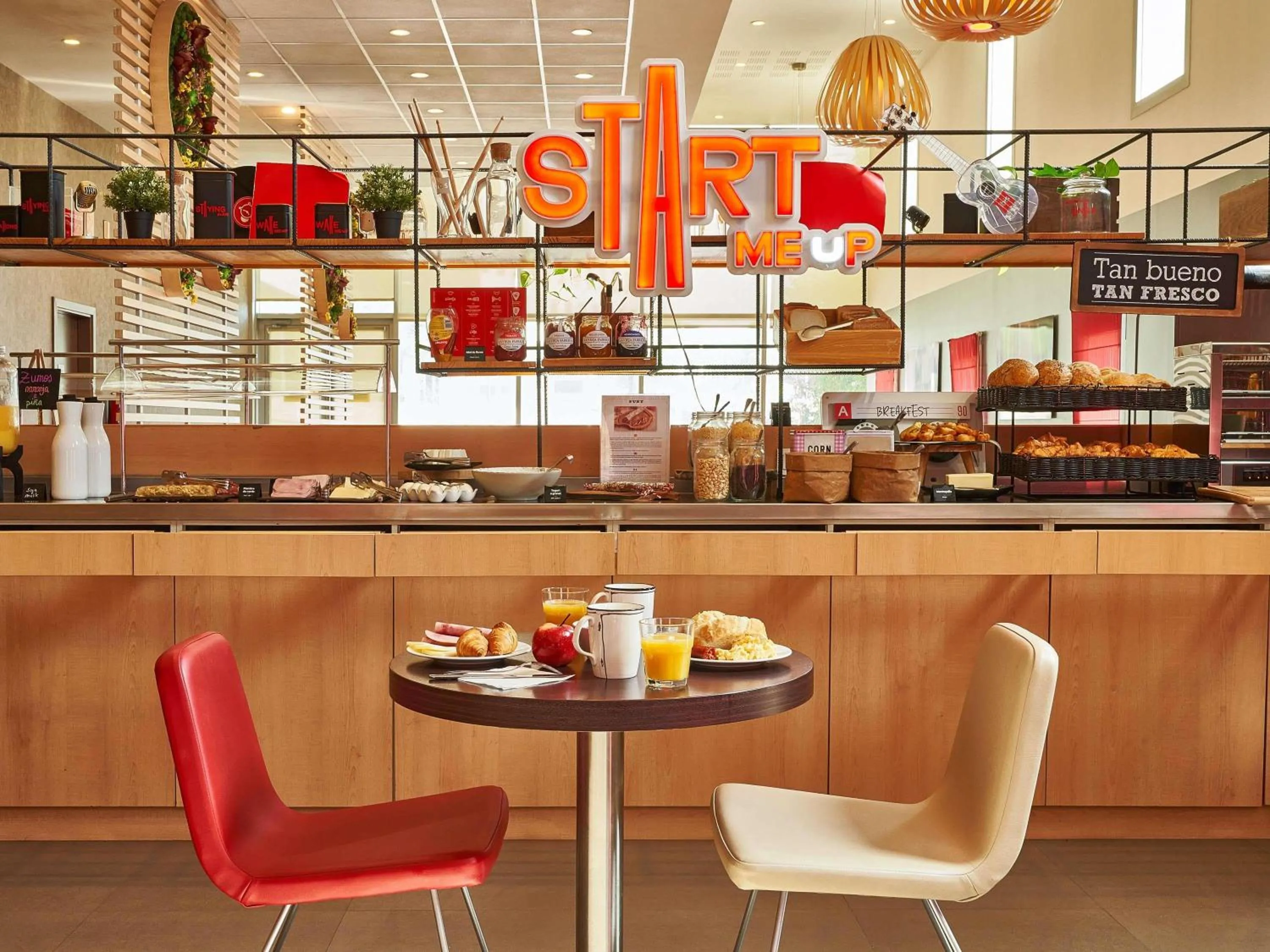 Property building in Ibis Barcelona Santa Coloma