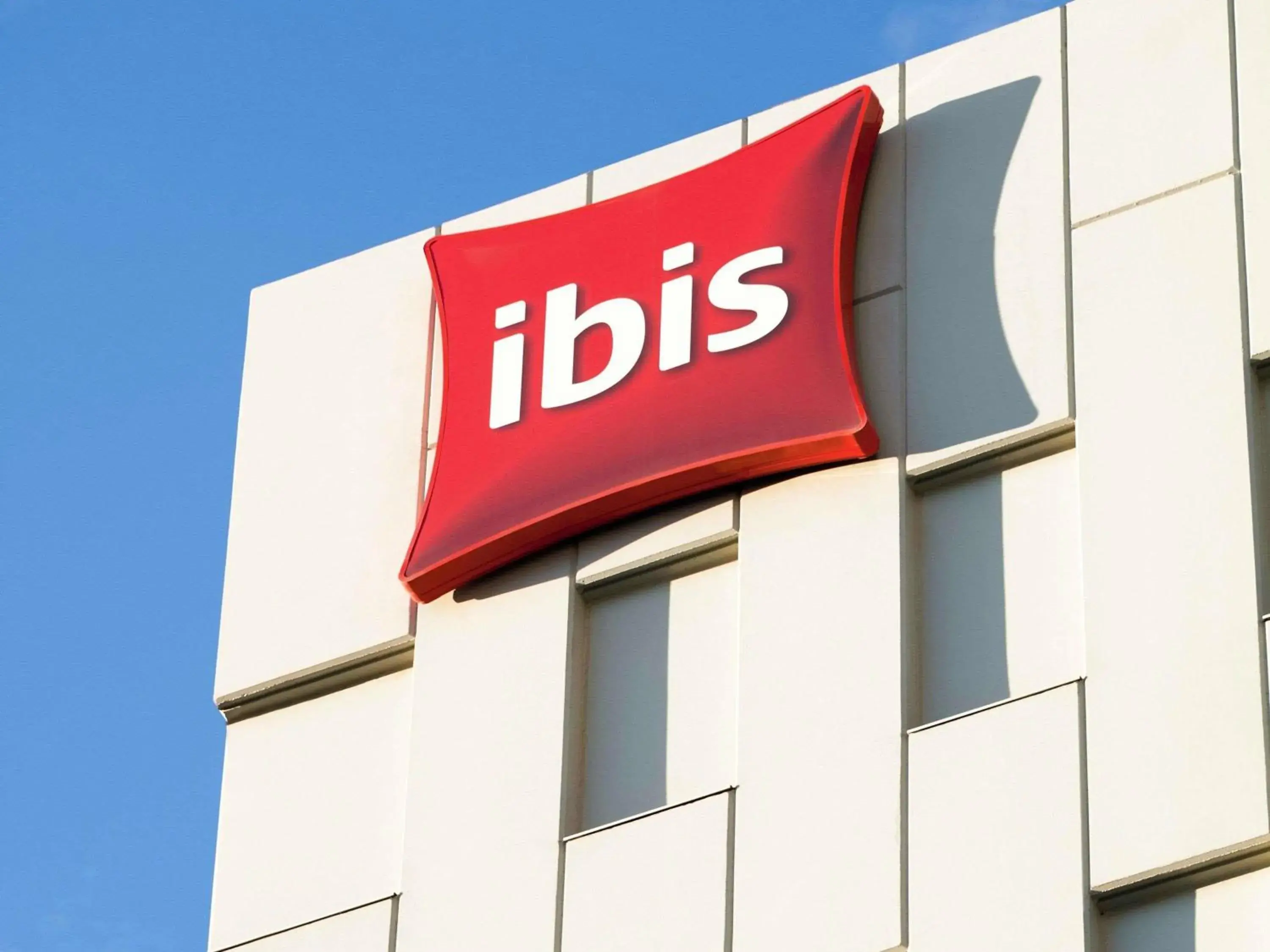 Property building in Ibis Barcelona Santa Coloma Property building in Ibis Barcelona Santa Coloma