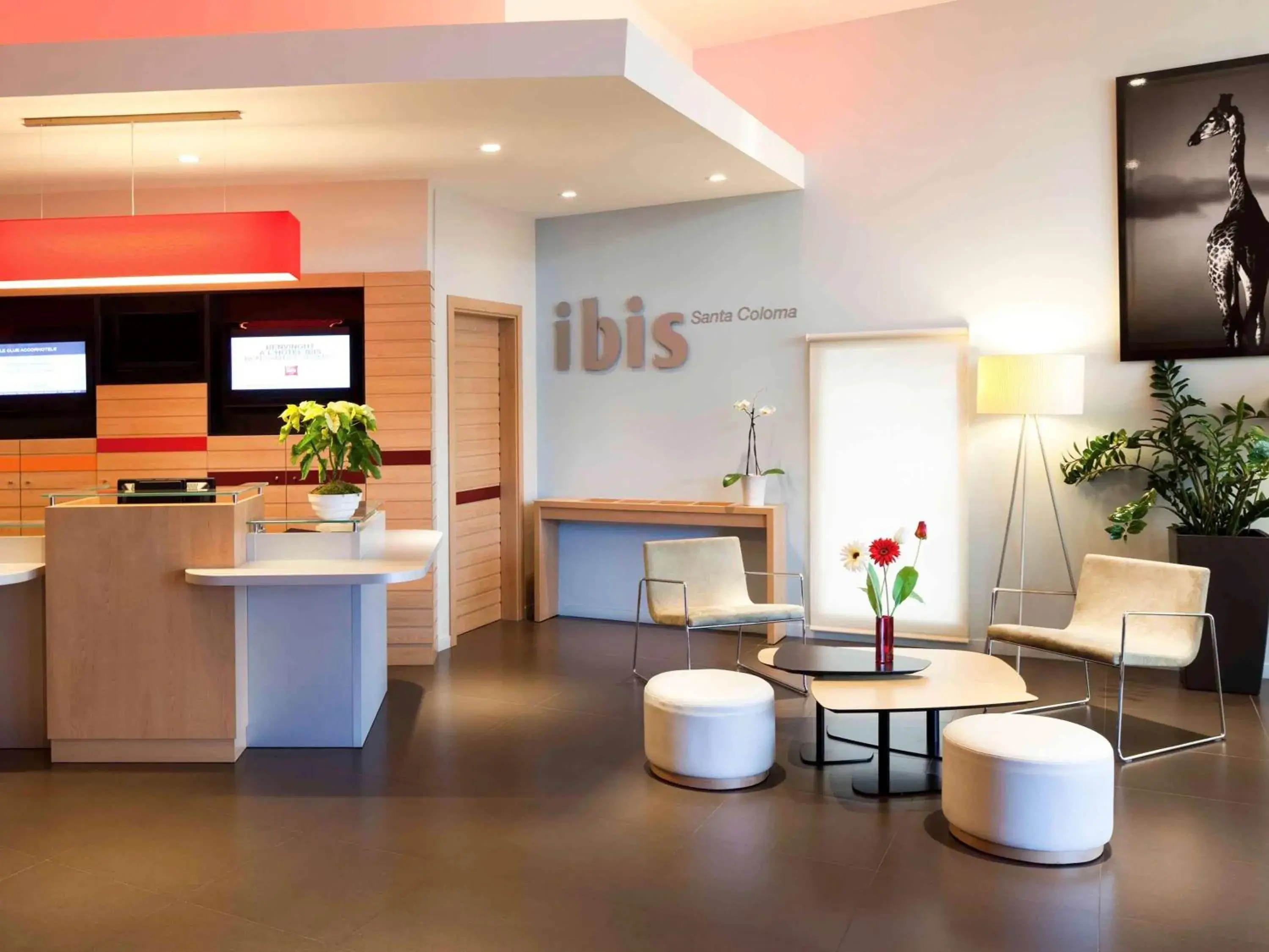 Property building in Ibis Barcelona Santa Coloma Property building in Ibis Barcelona Santa Coloma
