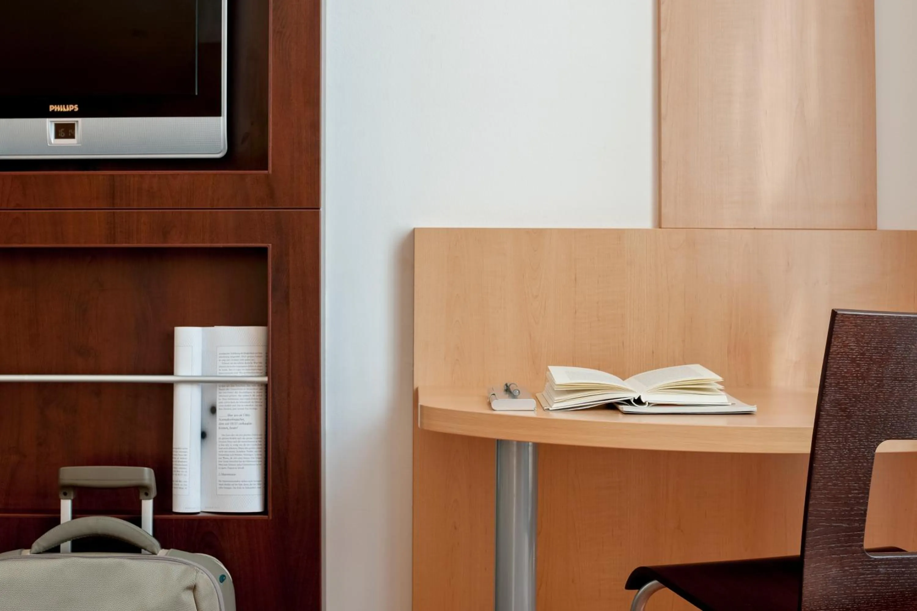 TV and multimedia in Ibis Barcelona Santa Coloma