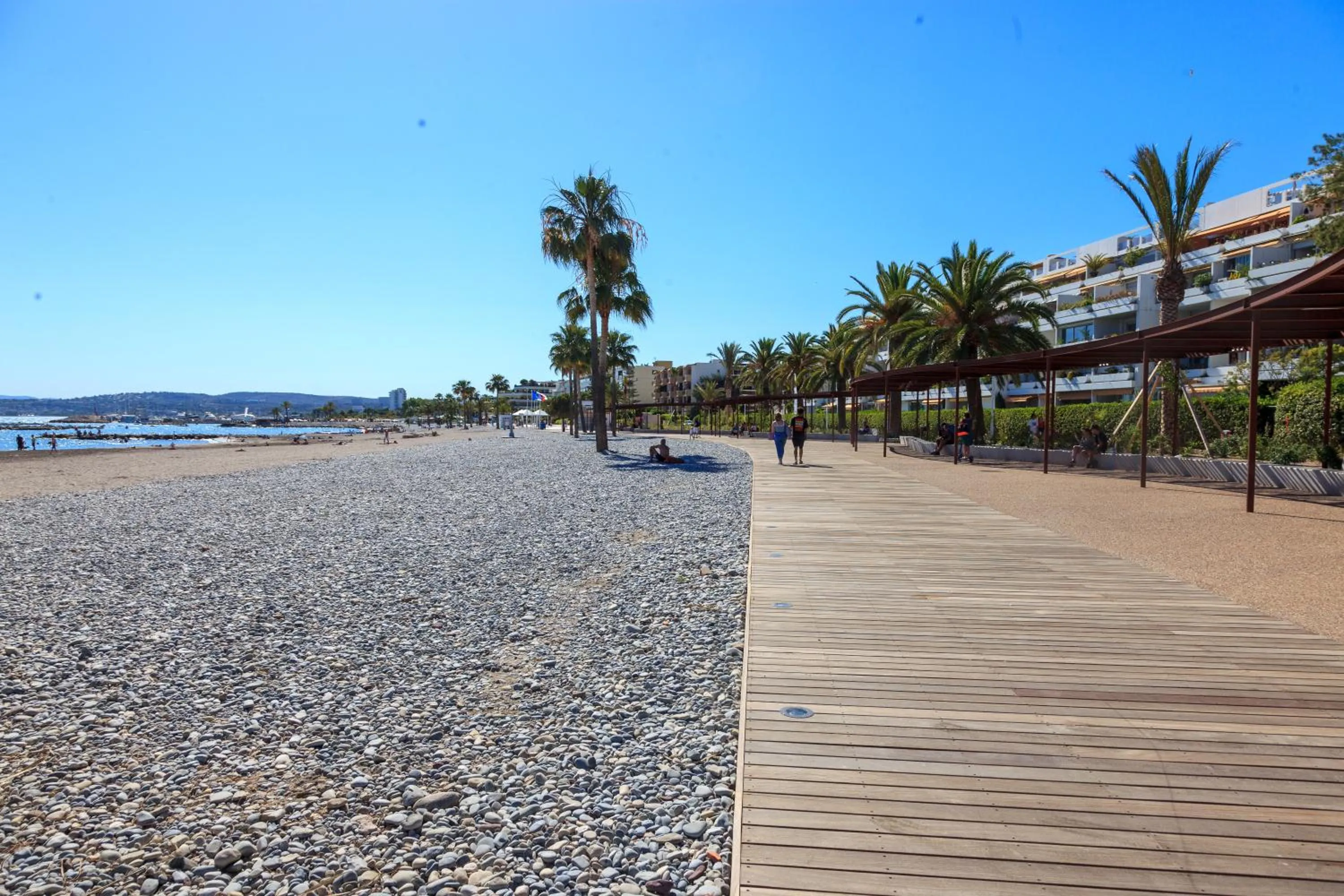 Beach in Sea view luxury apartment