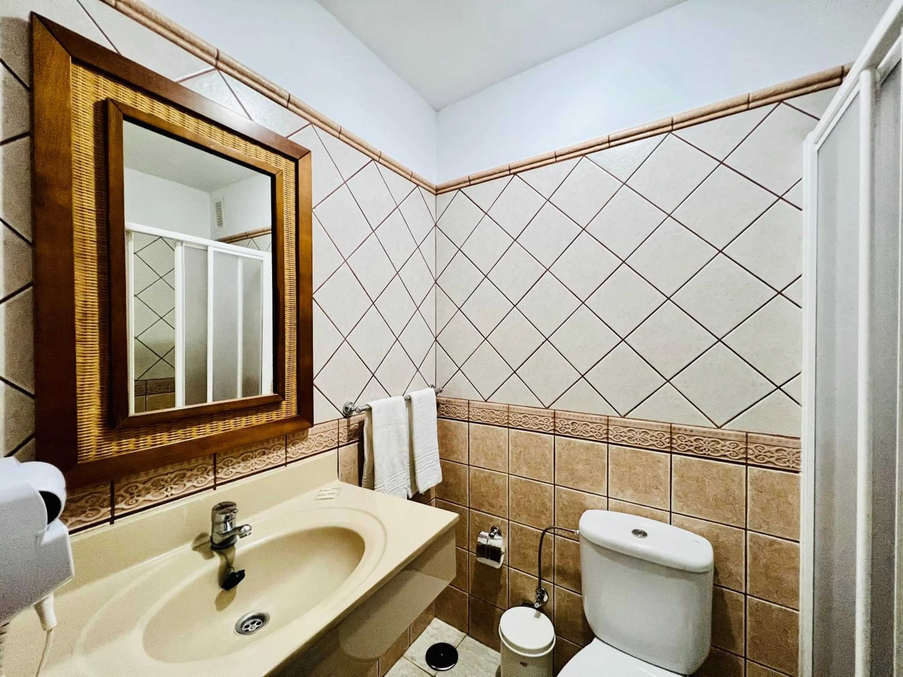 Apartamentos Frontera