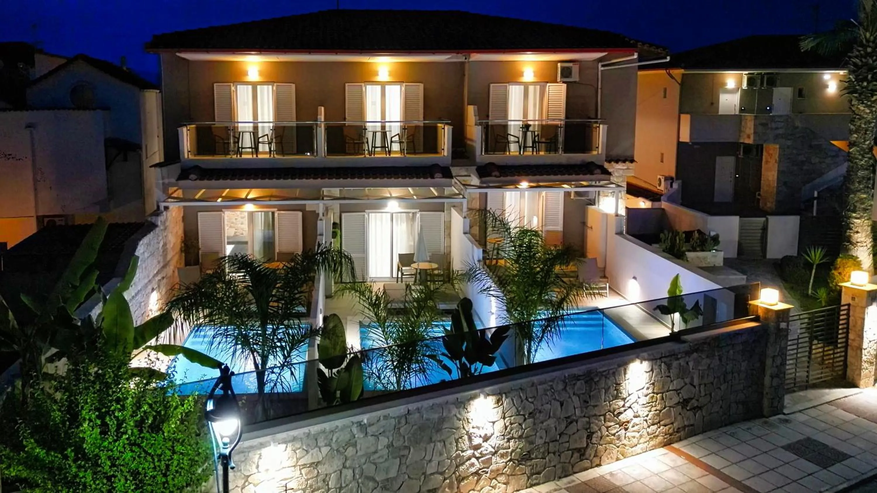 Sarantis Hotel