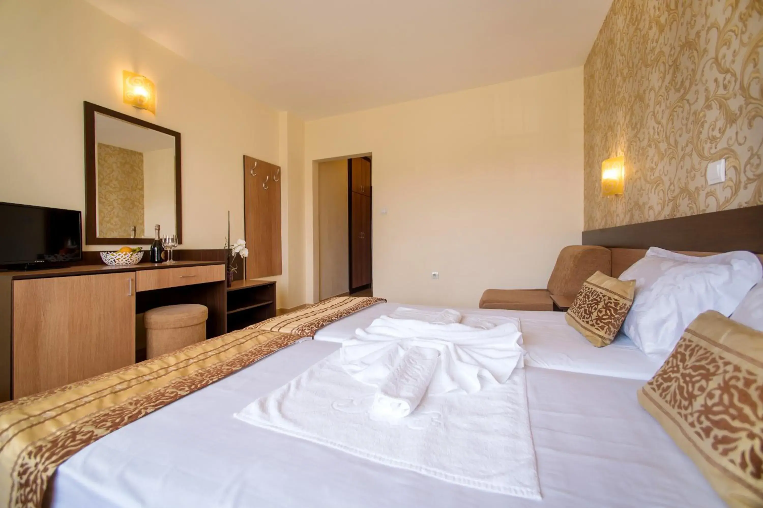 Twin Room with Balcony (2 Adults + 1 Child) in Hotel Iris Twin Room with Balcony (2 Adults + 1 Child) in Hotel Iris