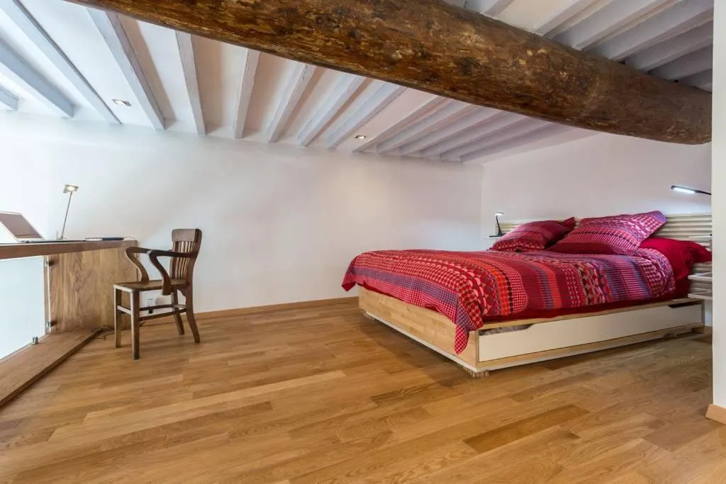 Bed in Le Noble in Scenic Villefranche Sur Mer
