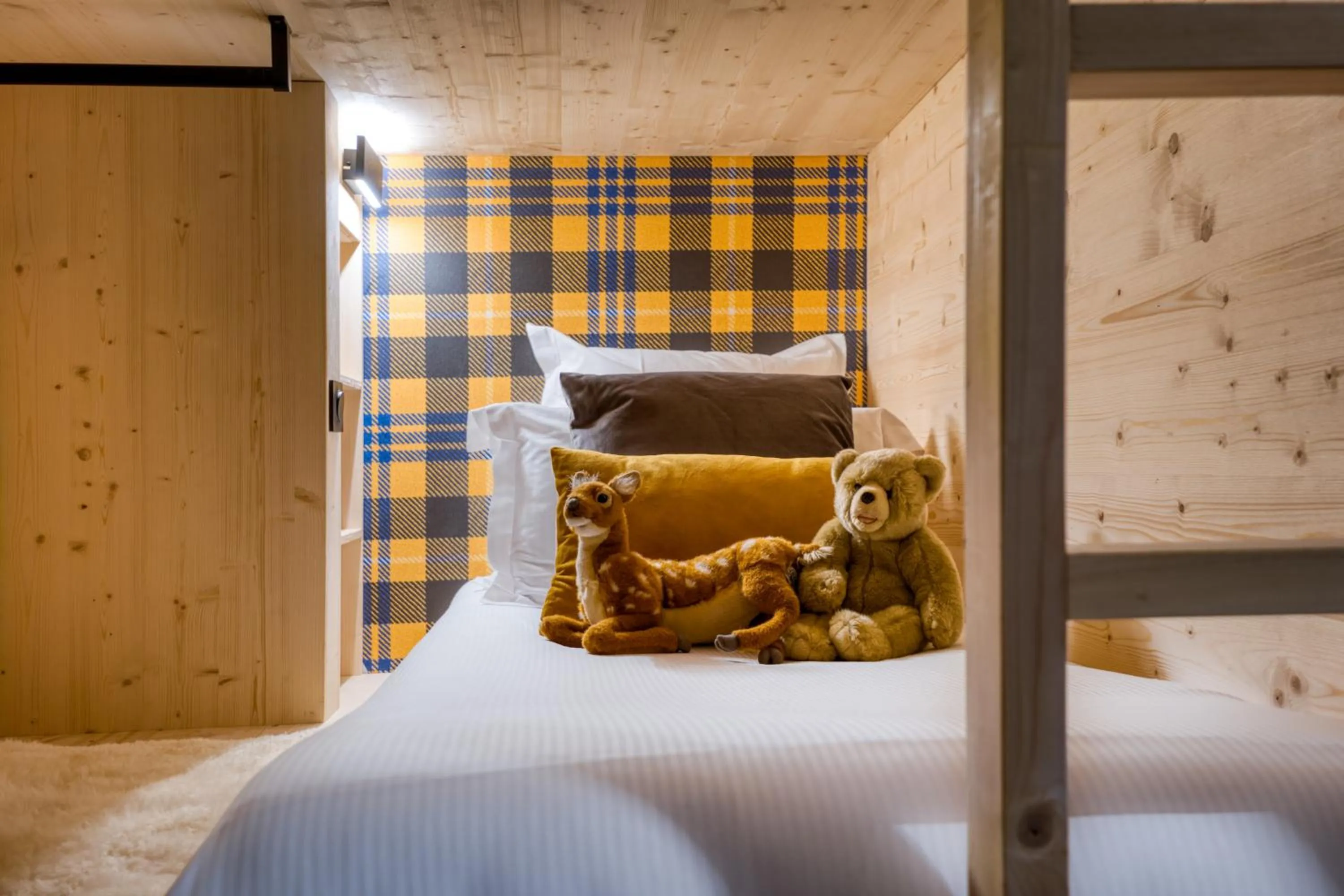 bunk bed, Bed in Mamie Megève