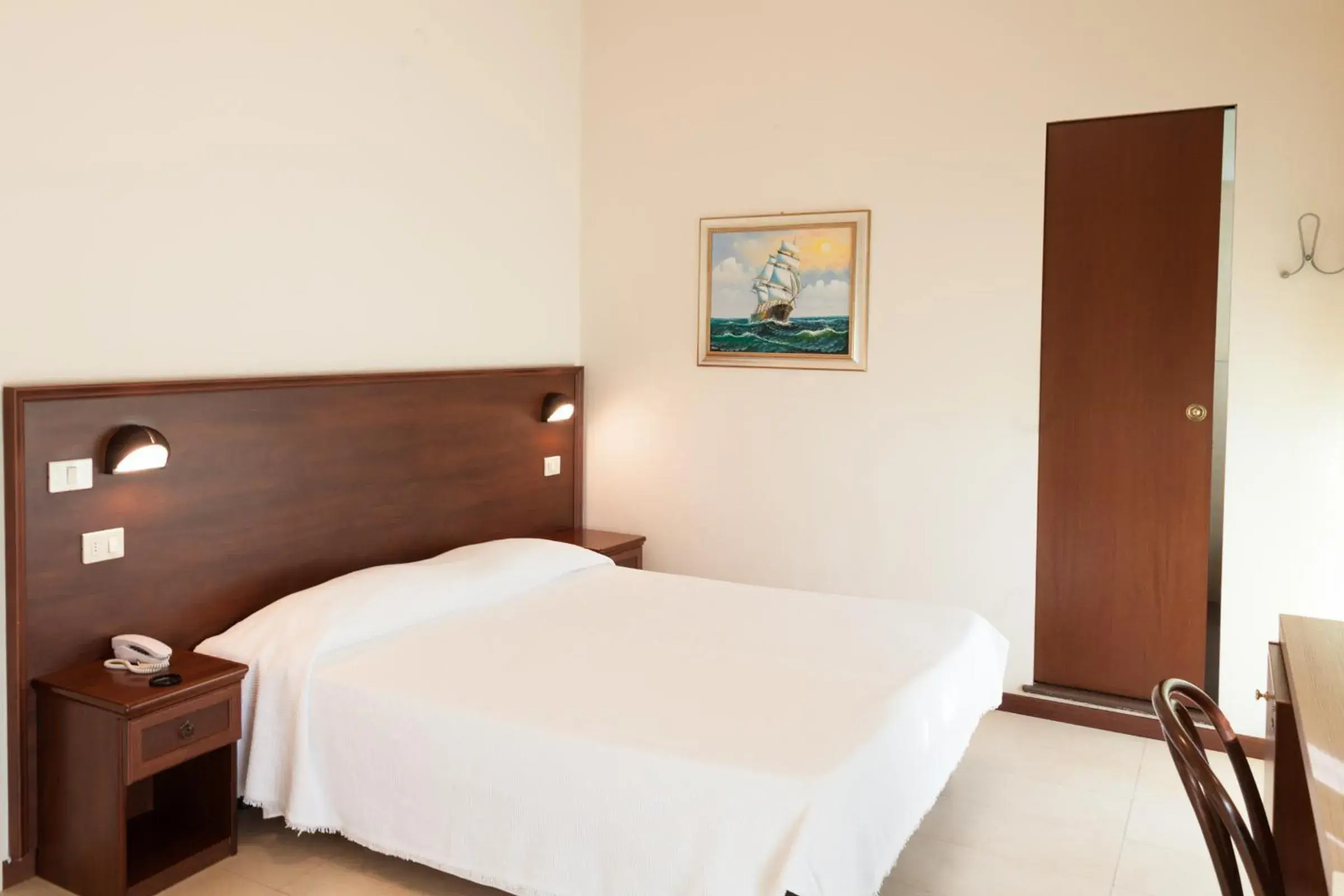 Double Room with Balcony in Hotel Metropol Double Room with Balcony in Hotel Metropol