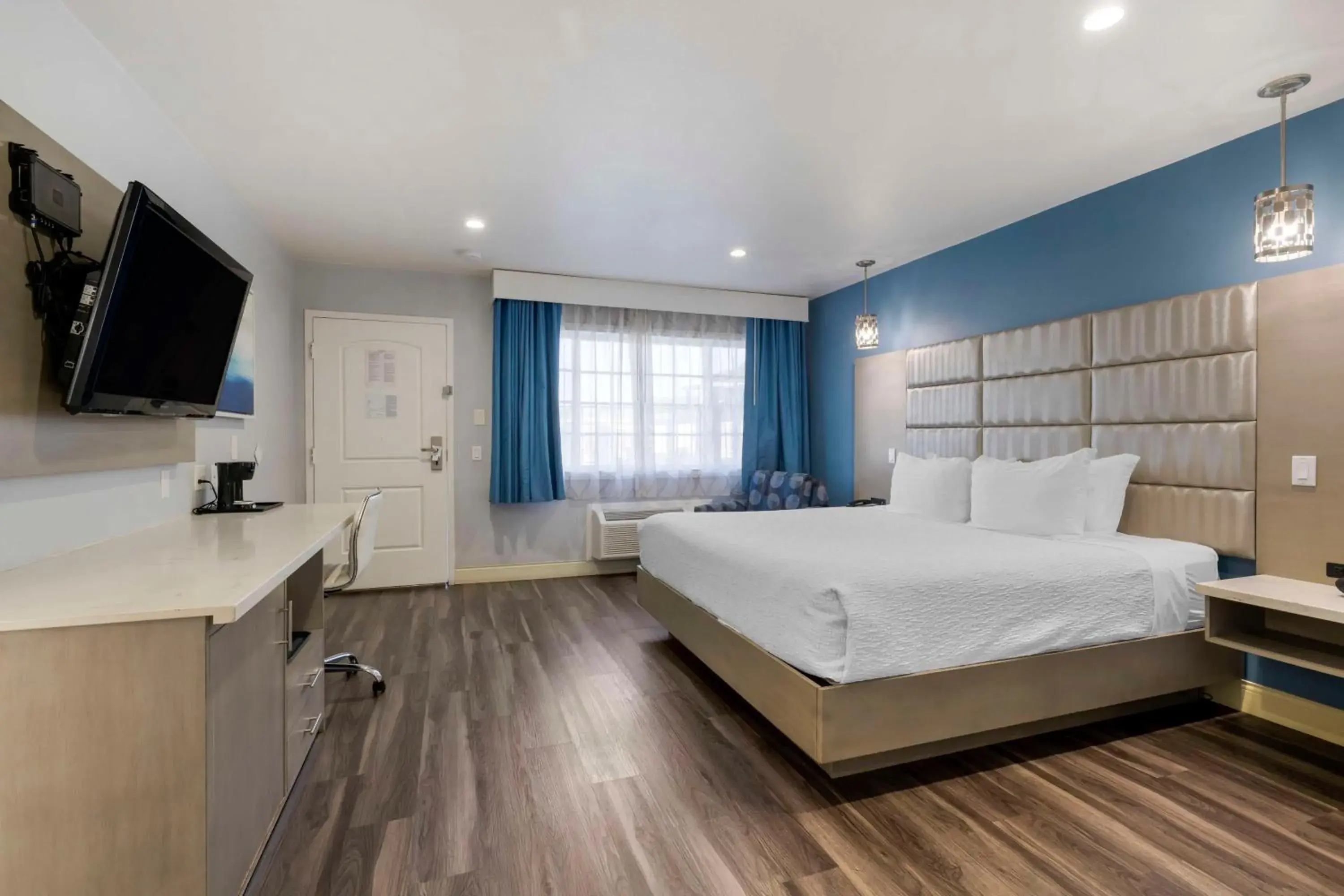 Bedroom, Bed in Best Western Orange Plaza Bedroom, Bed in Best Western Orange Plaza