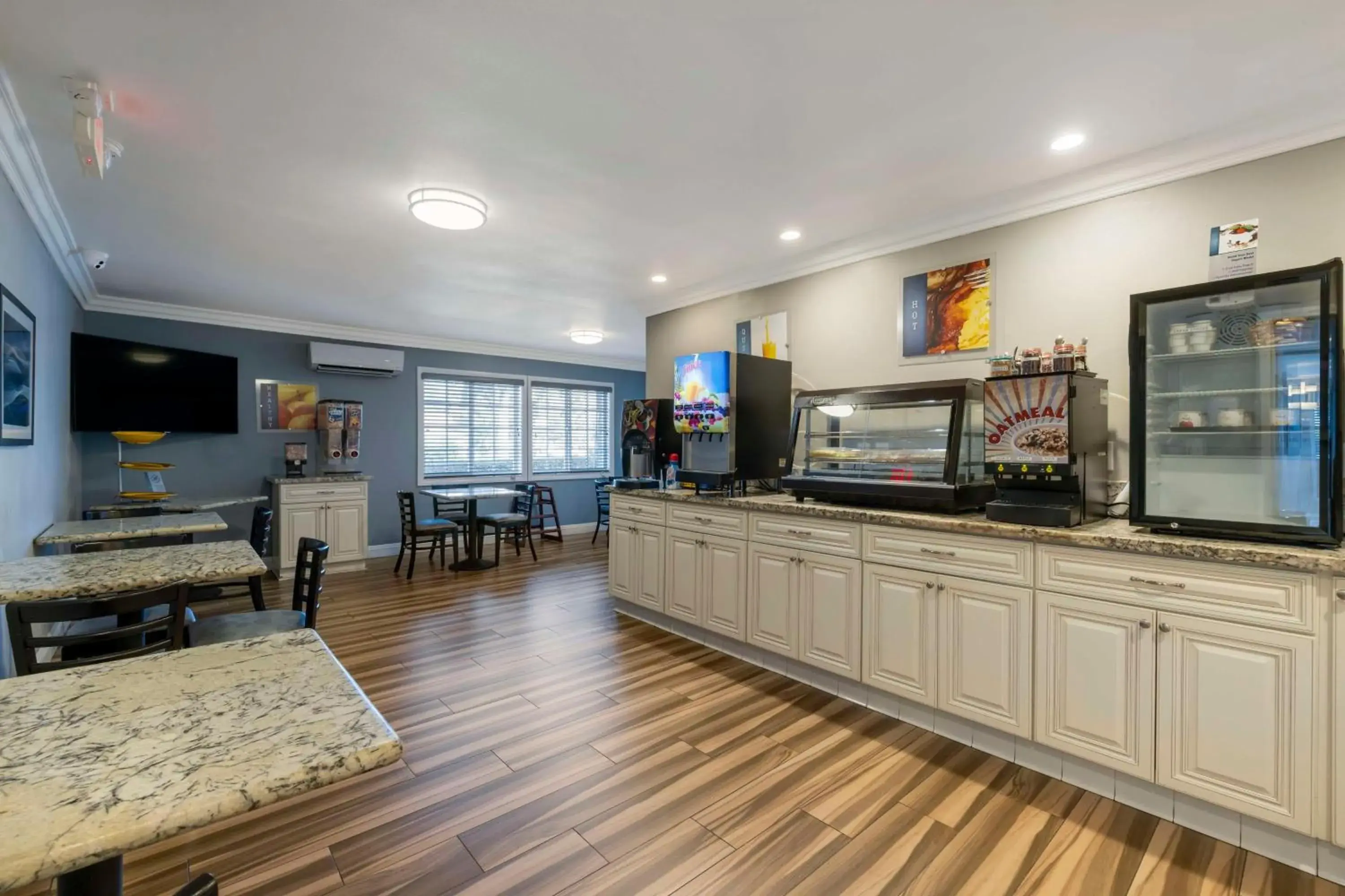 Breakfast in Best Western Orange Plaza Breakfast in Best Western Orange Plaza