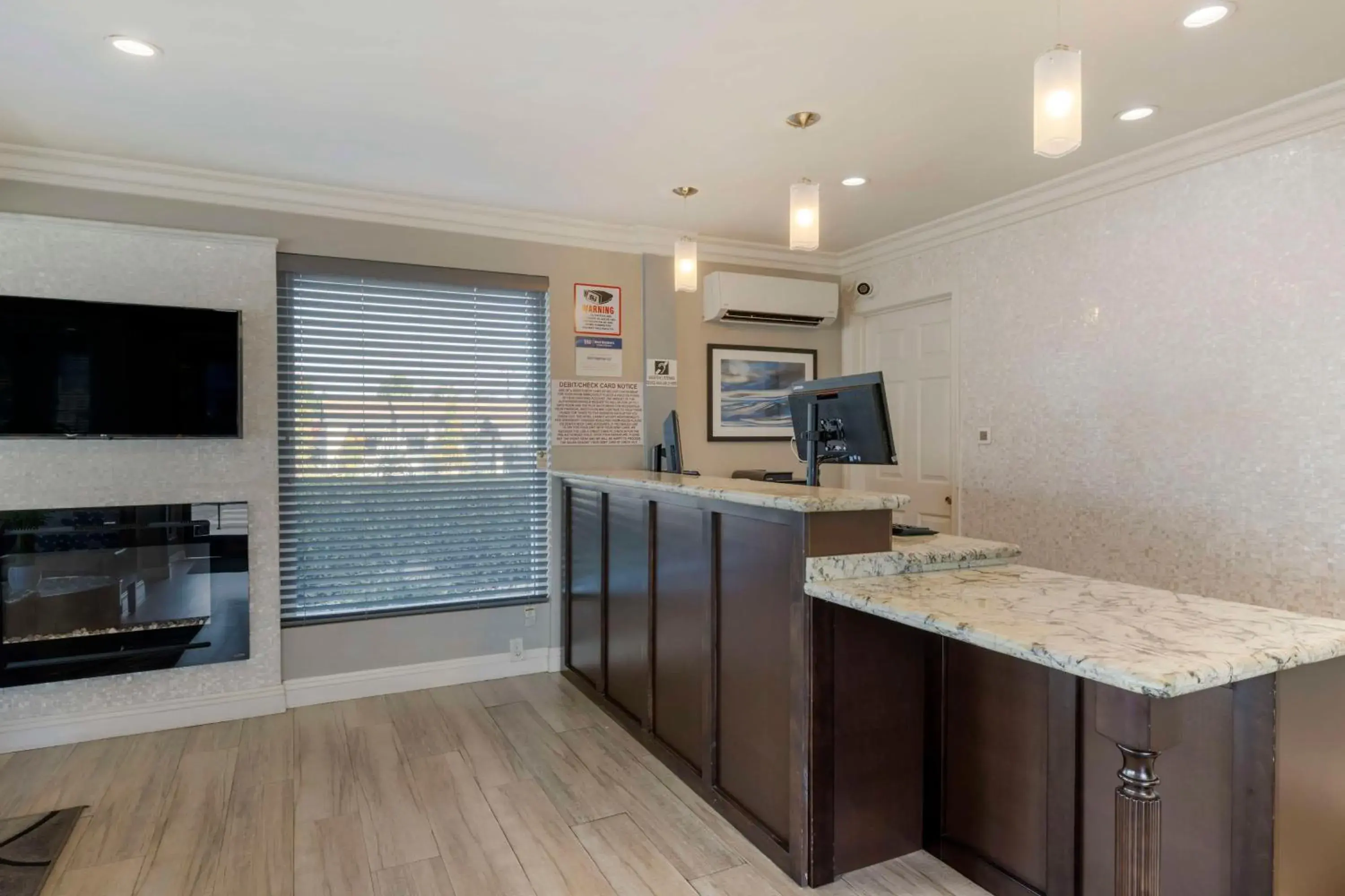 Lobby or reception in Best Western Orange Plaza Lobby or reception in Best Western Orange Plaza