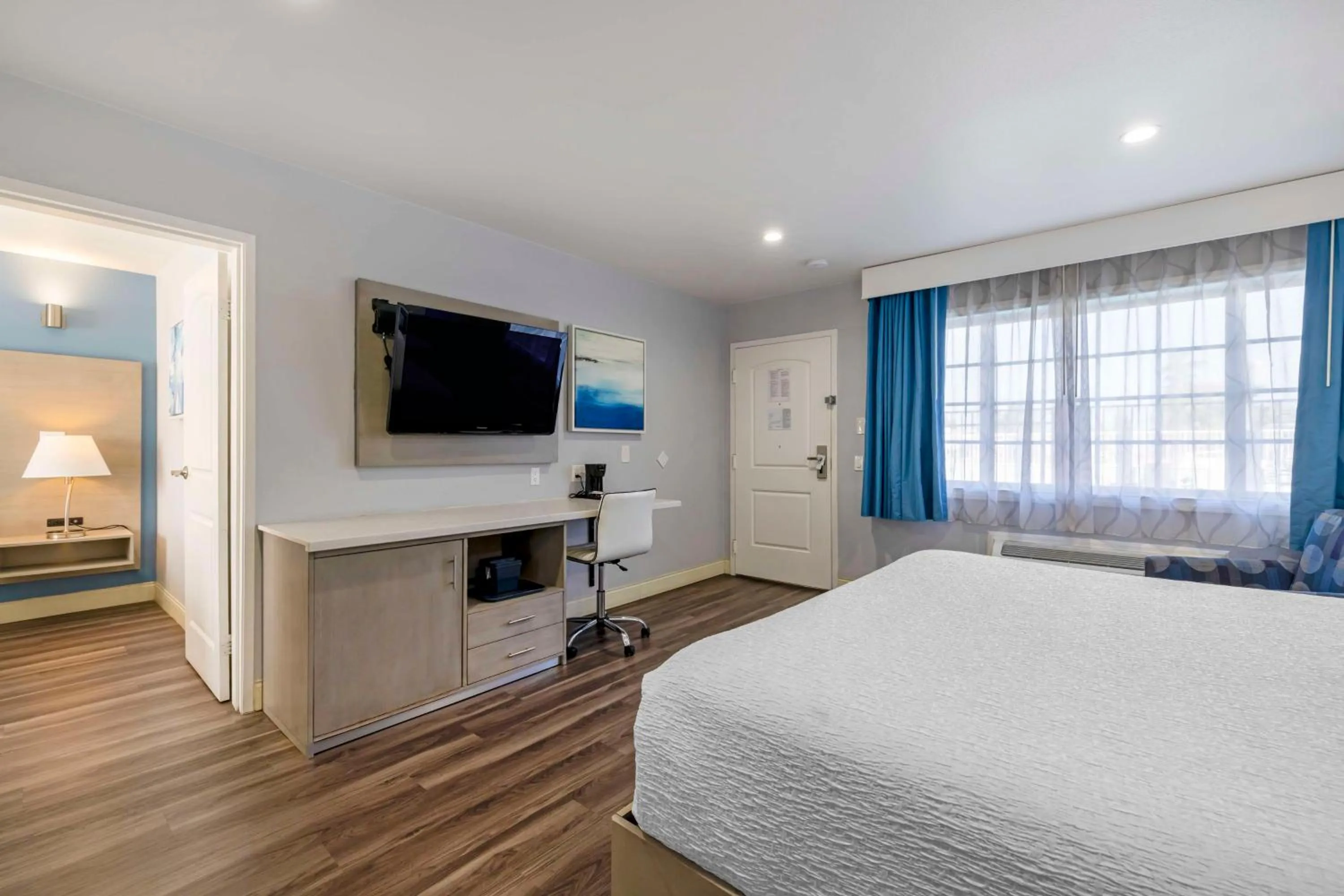 Bedroom, Bed in Best Western Orange Plaza