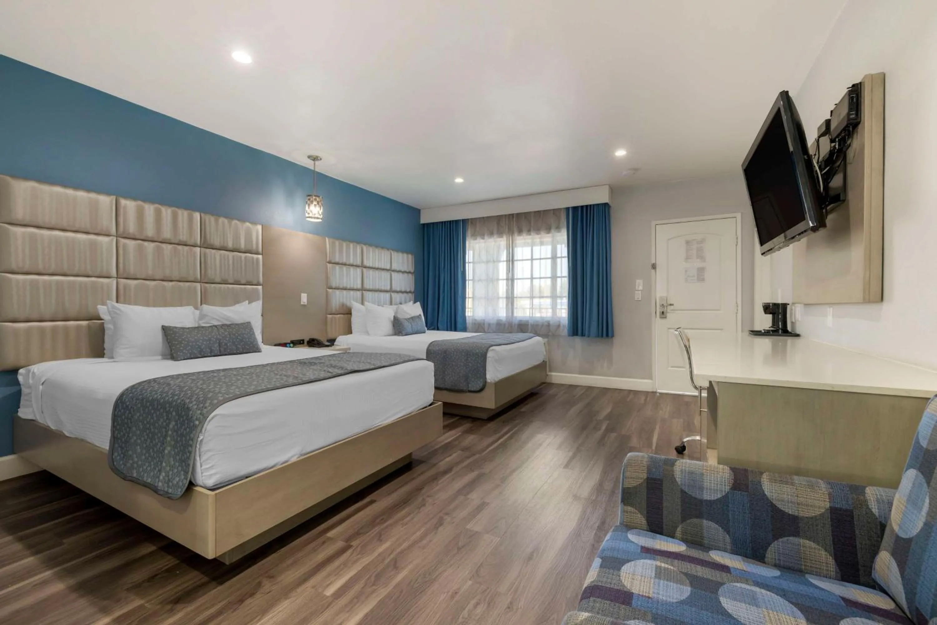 Bedroom, Bed in Best Western Orange Plaza