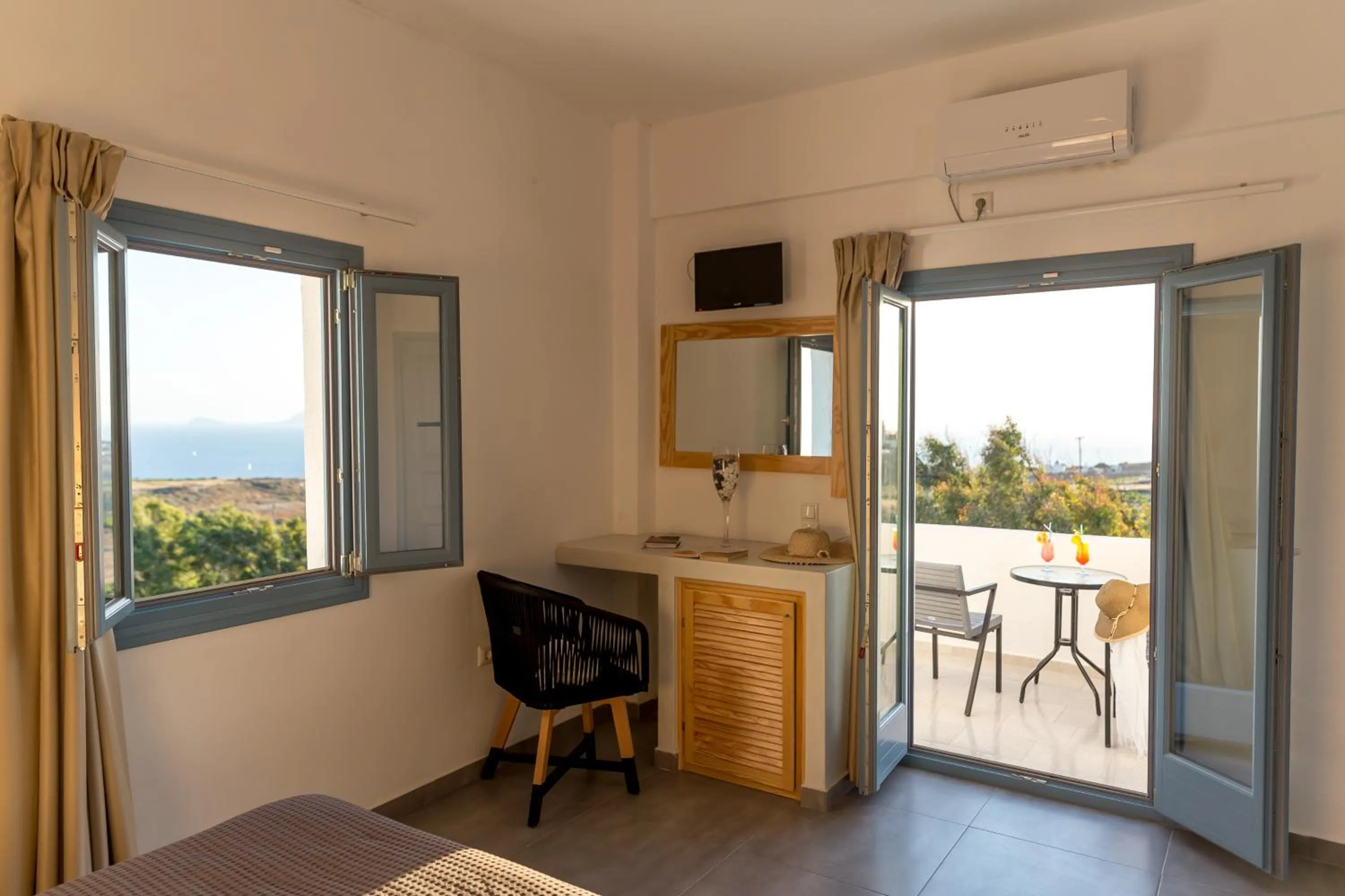 Patio in Caldera Romantica Hotel