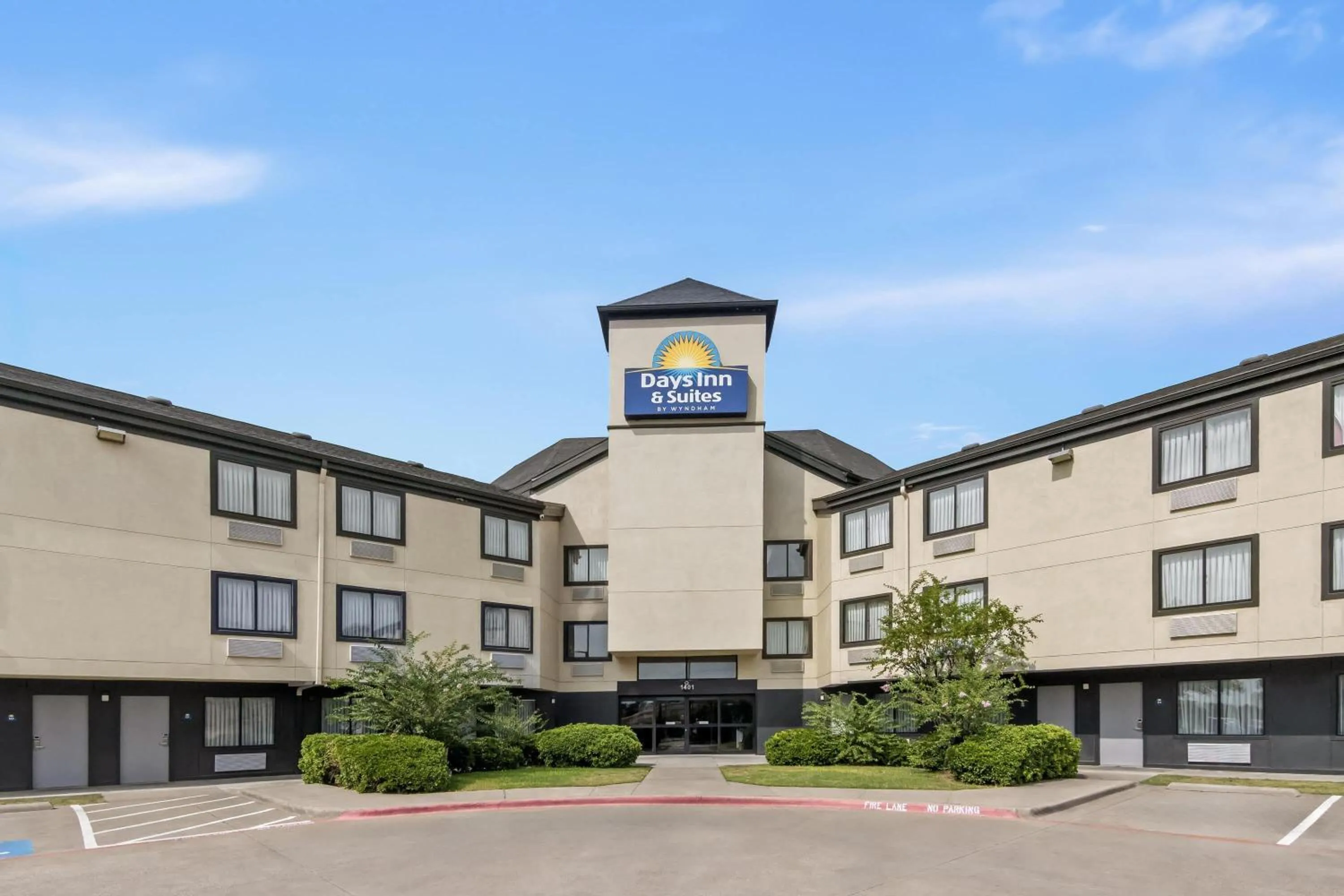 Swimming pool in Days Inn & Suites by Wyndham DeSoto