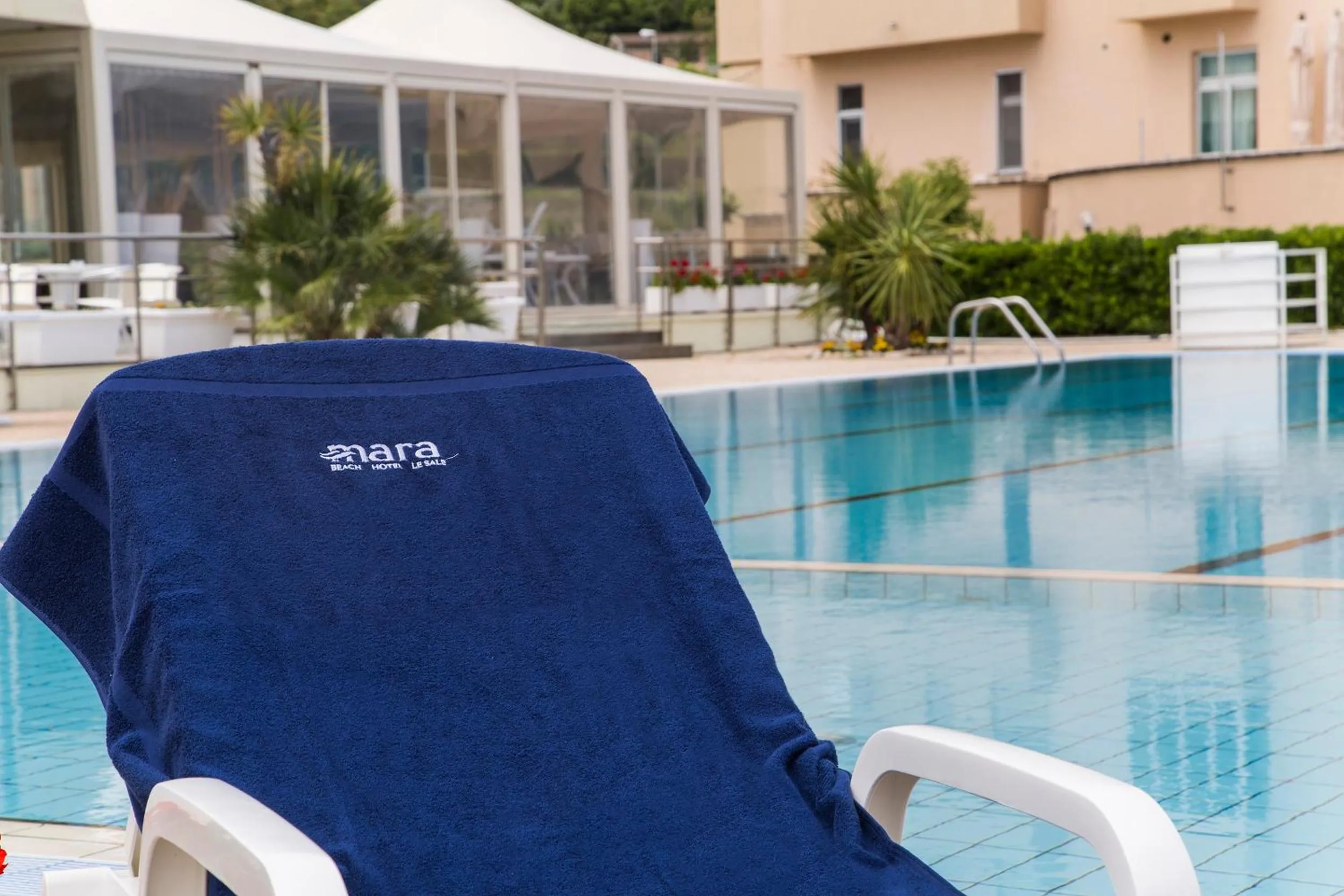 Swimming pool in Hotel Mara