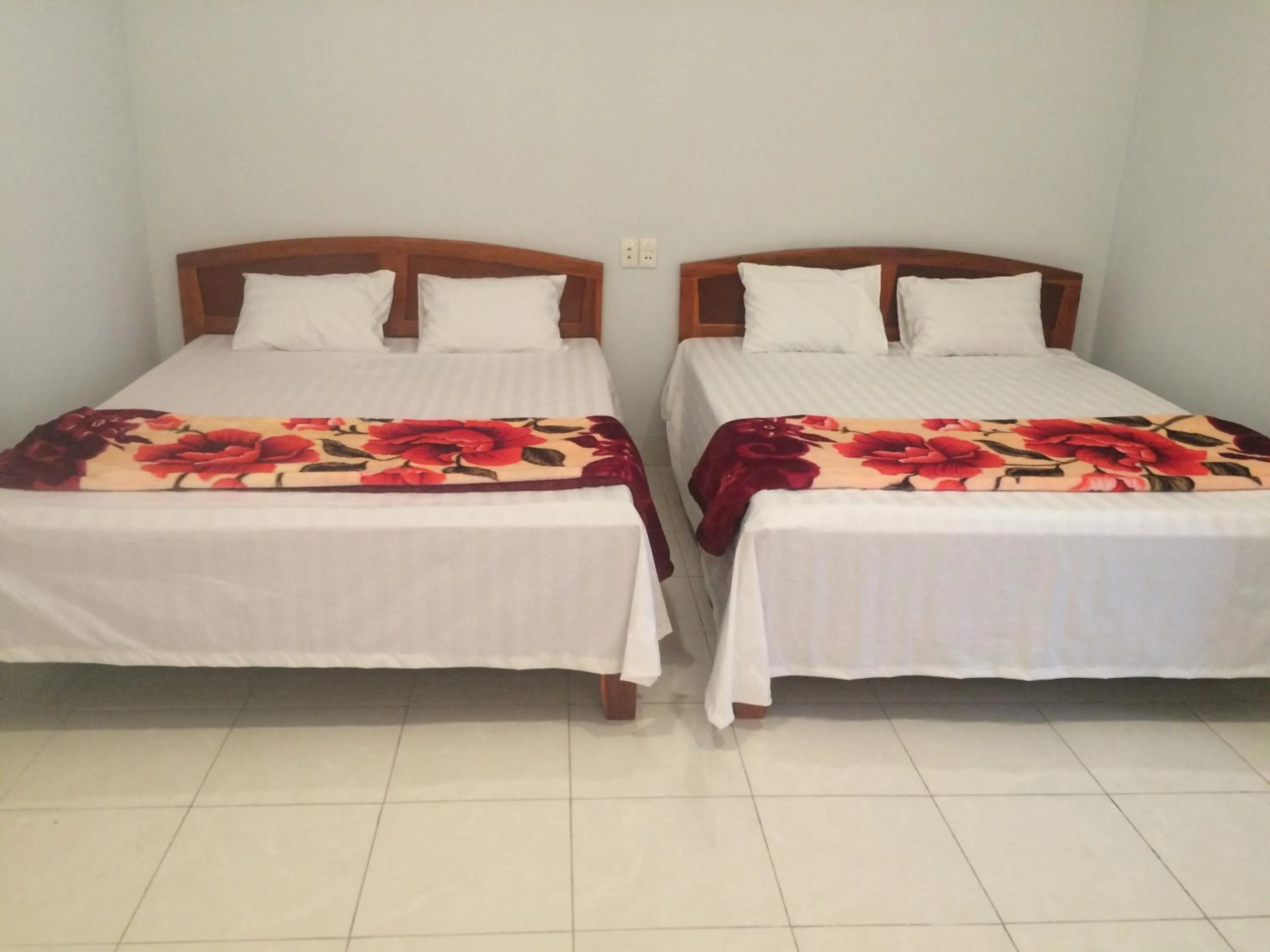 Bed in Y Bon