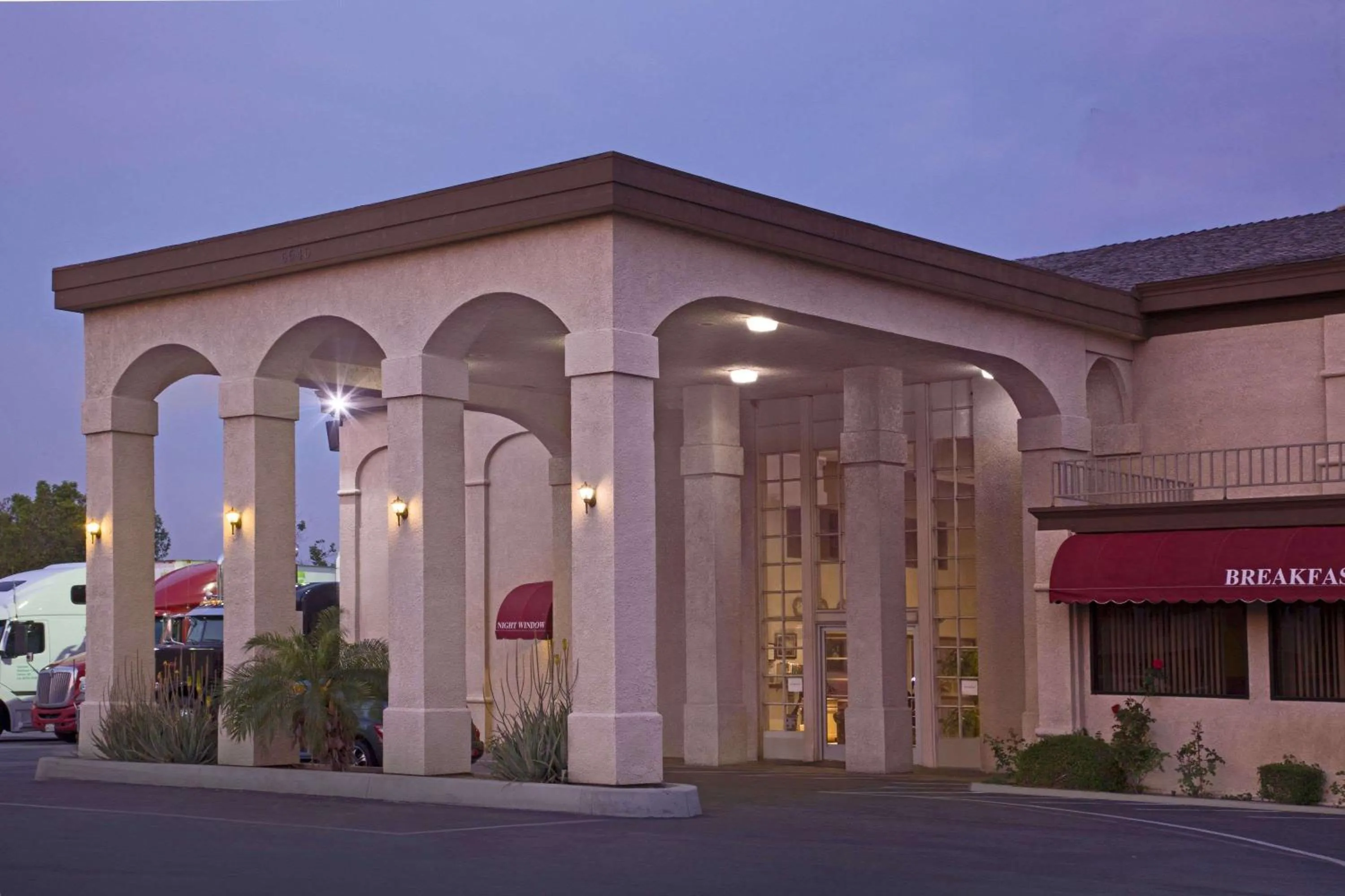 Property Building in Knights Inn Pico Rivera