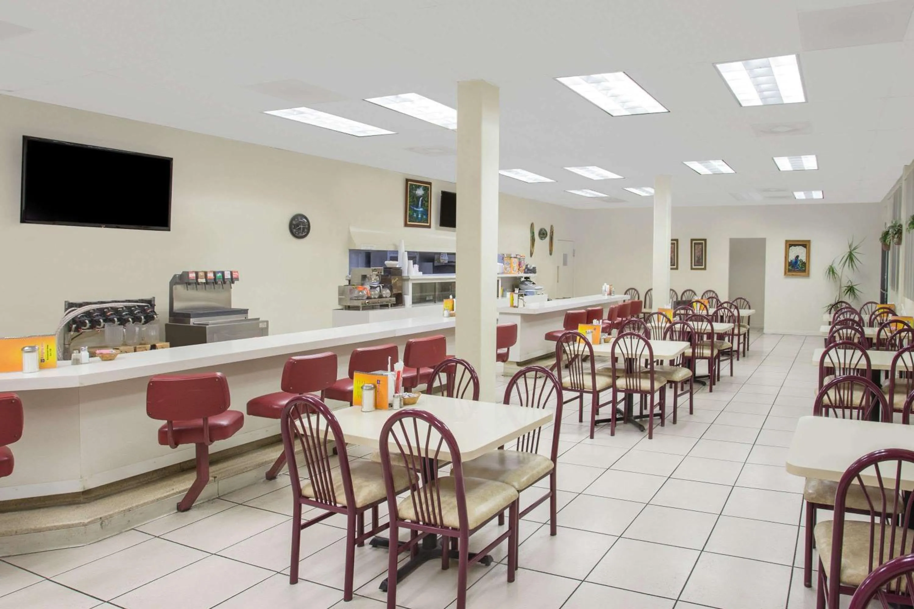 Restaurant/Places to Eat in Knights Inn Pico Rivera