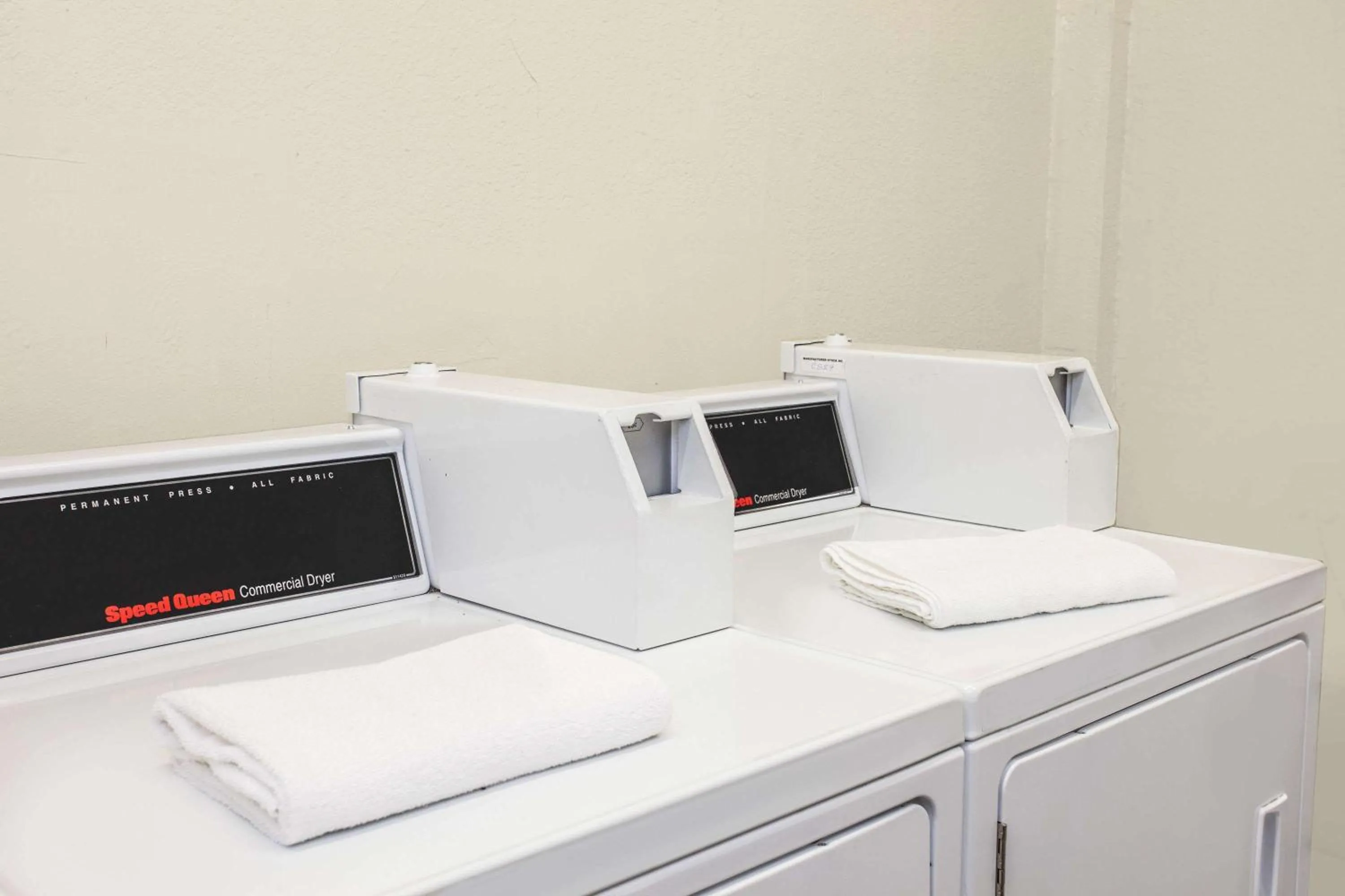 On site, Kitchen/Kitchenette in Knights Inn Pico Rivera