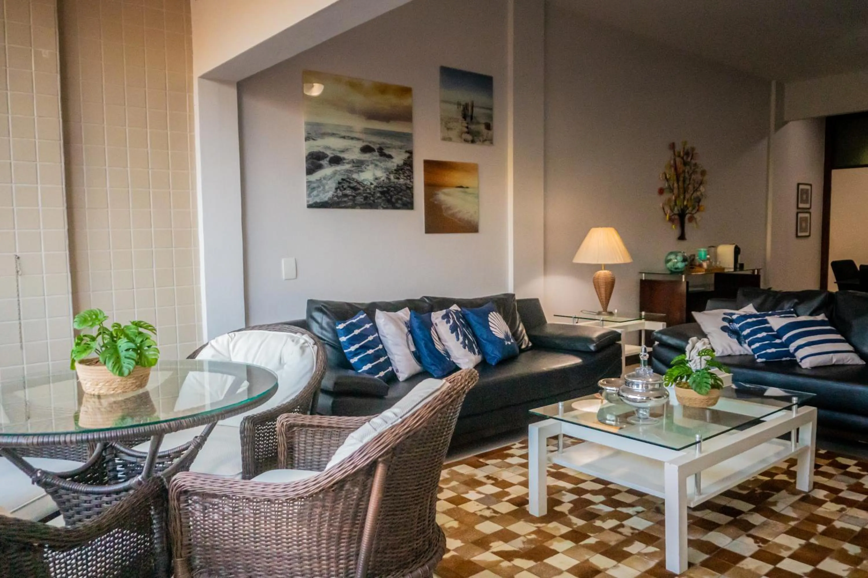 Living room in Maravilhoso Apto na Praia do Forte Wi-Fi 600 MB