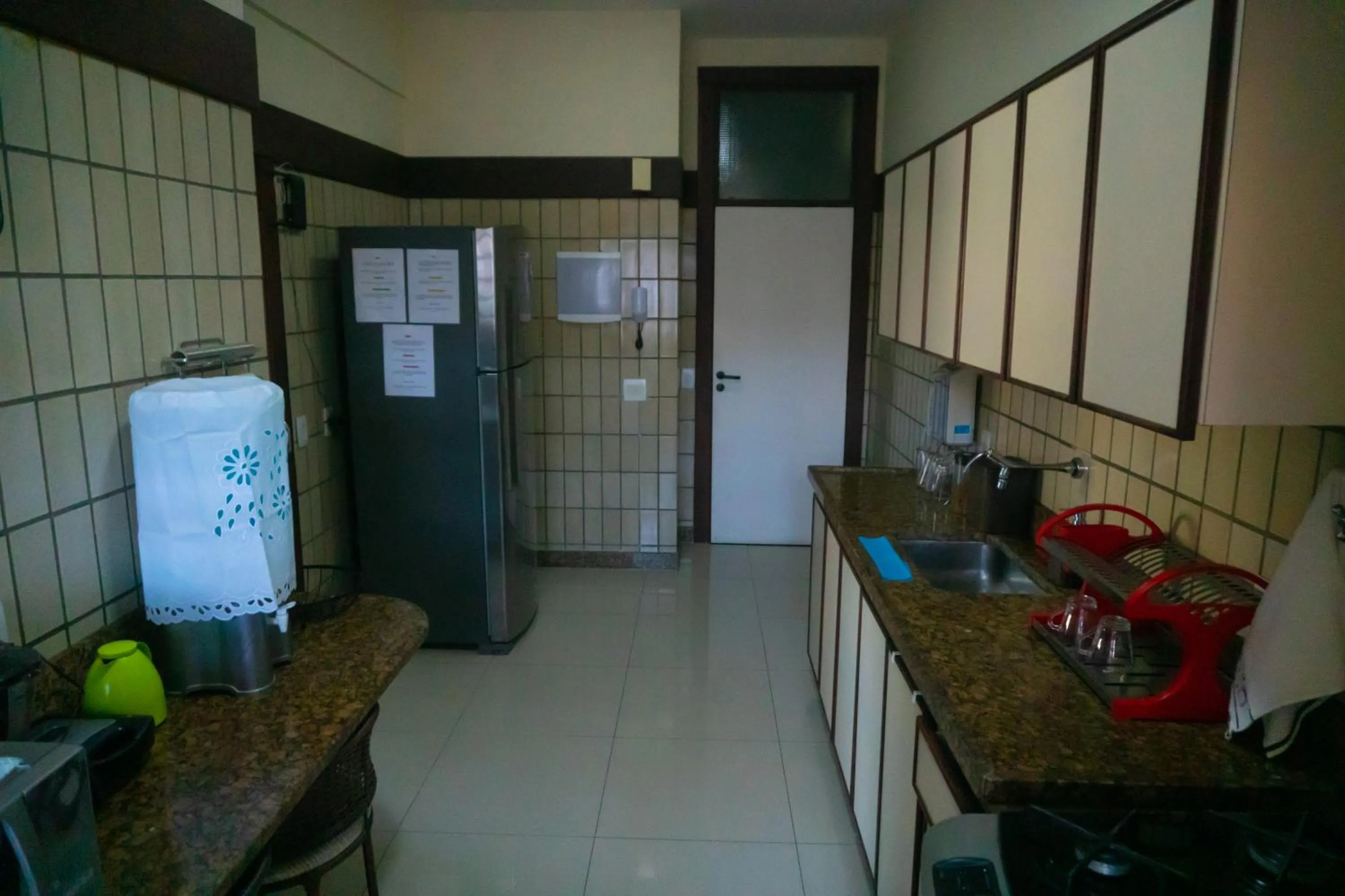 kitchen in Maravilhoso Apto na Praia do Forte Wi-Fi 600 MB