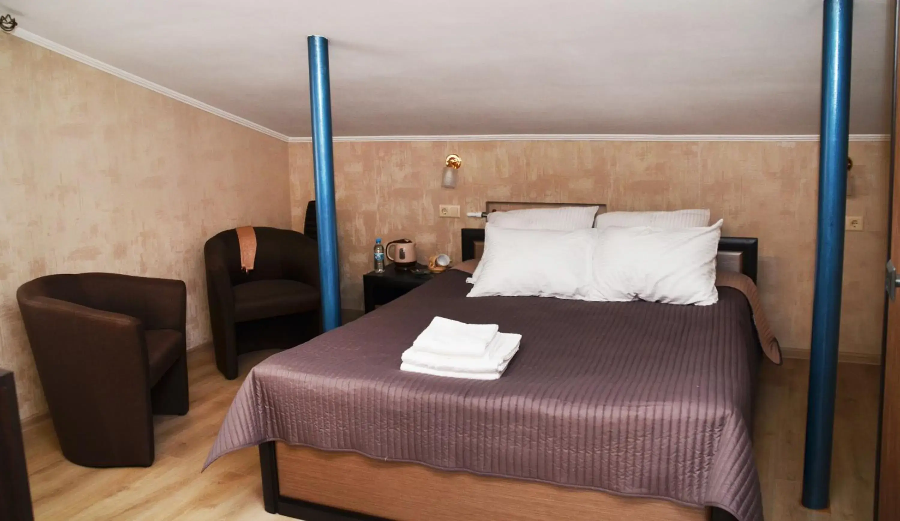 Double Room with Private Bathroom - single occupancy in Centralnyi hotel Double Room with Private Bathroom - single occupancy in Centralnyi hotel