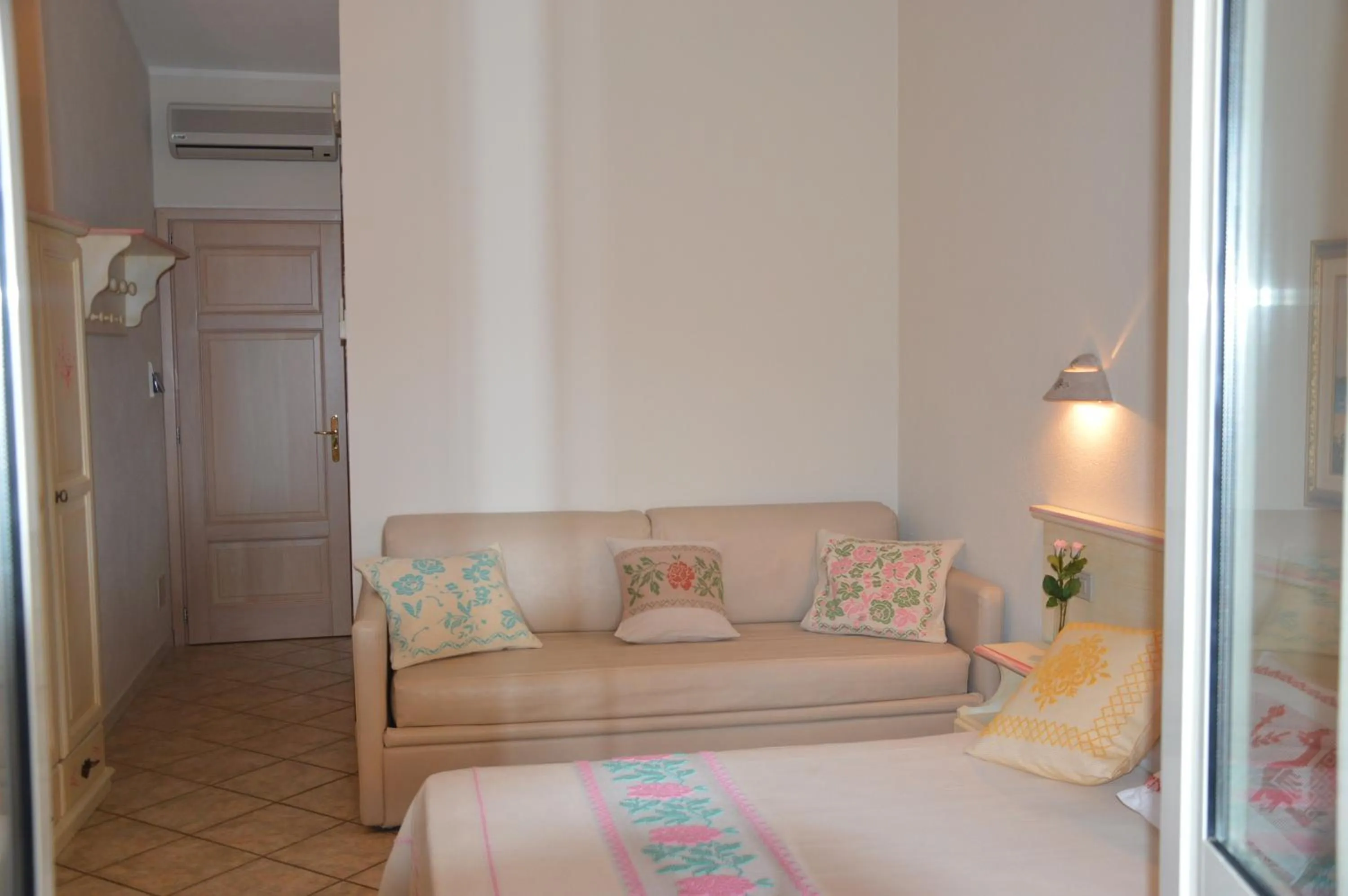 Seating area in Hotel La Palma