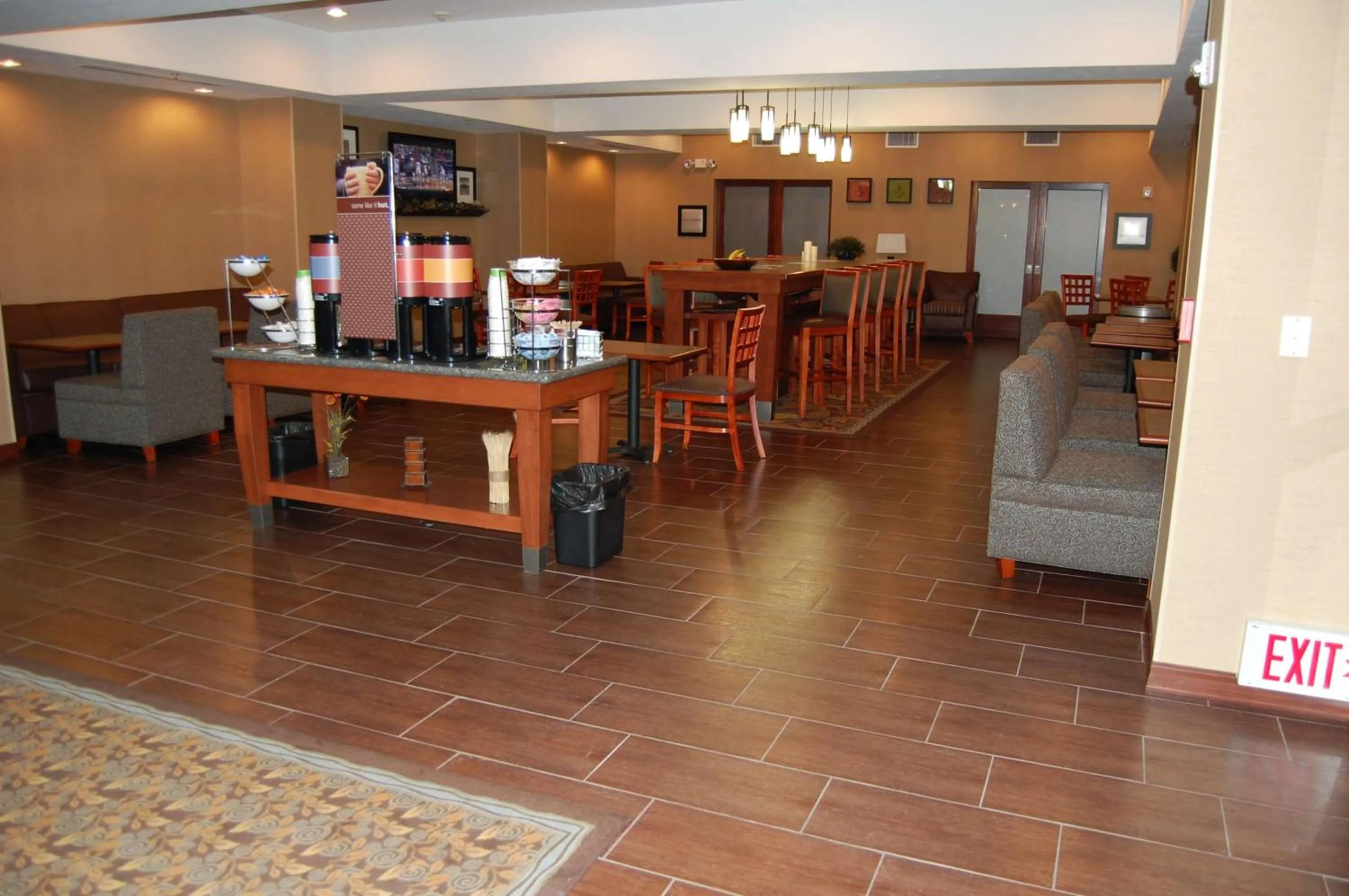 Dining area in Hampton Inn Sidney