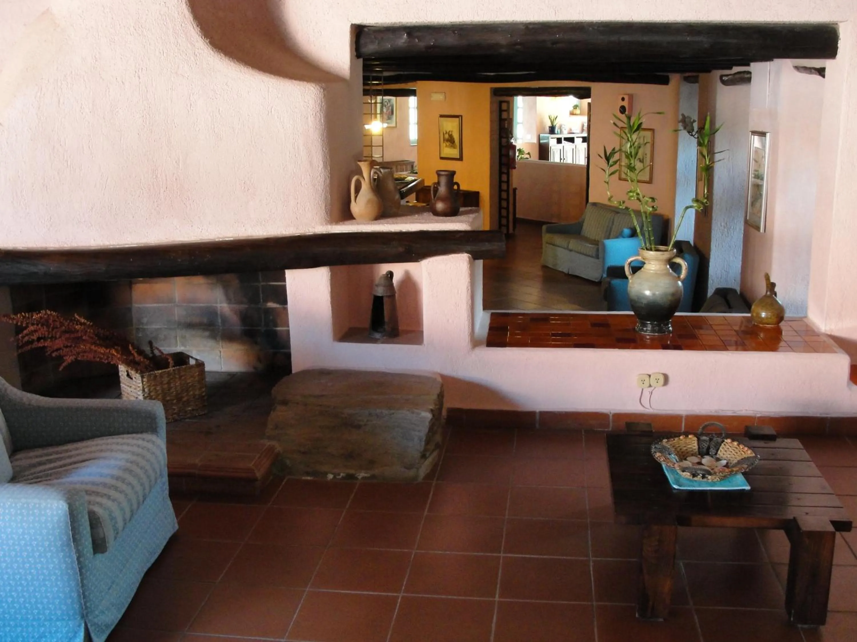 Communal lounge/ TV room in Hotel Scintilla