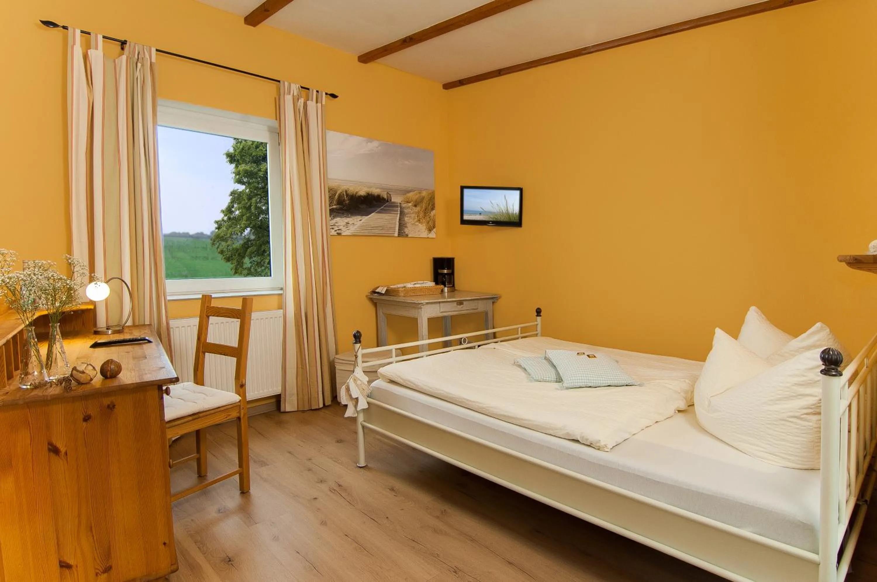 Photo of the whole room, Bed in Hotel garni Godenhof