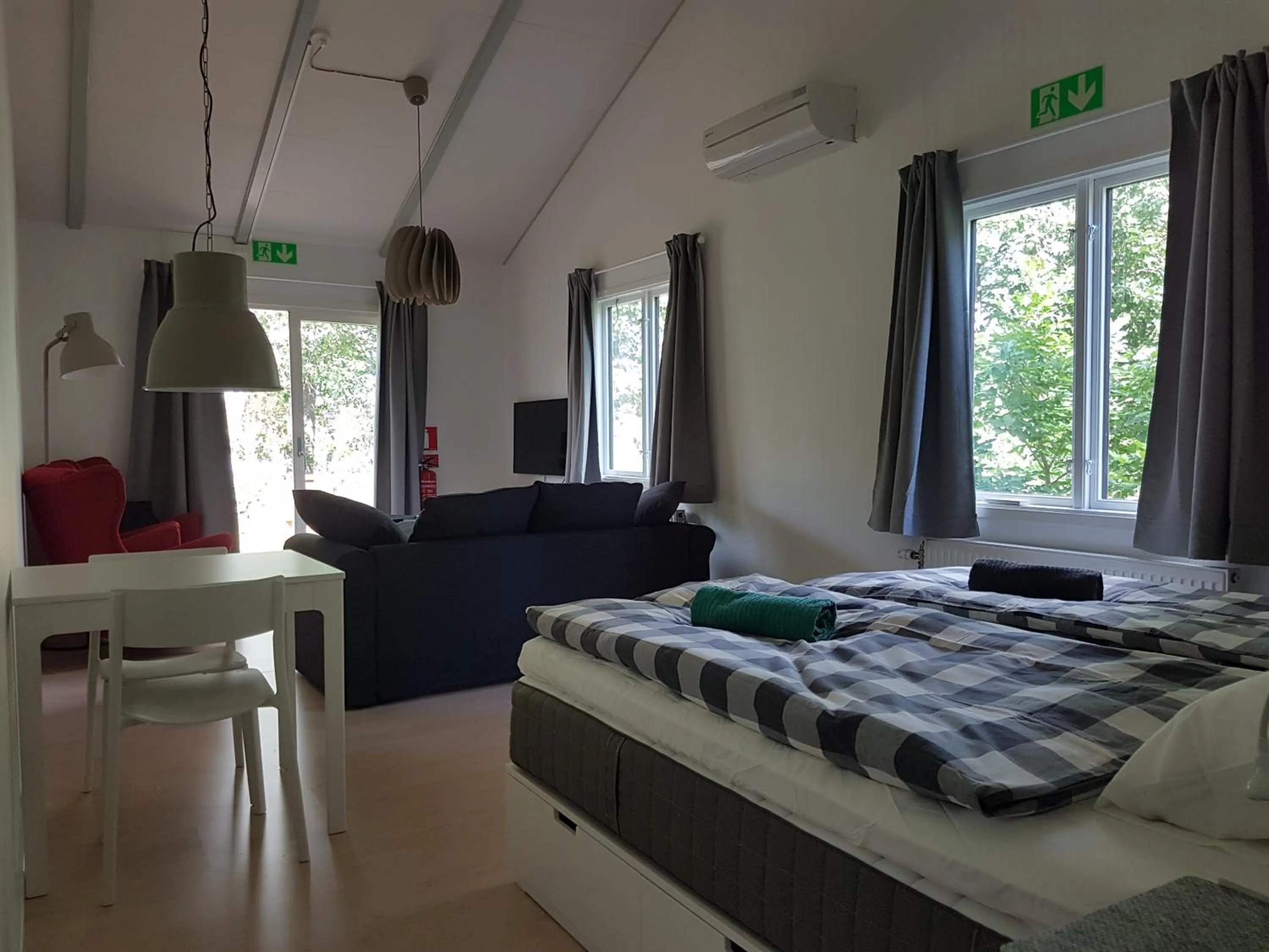 Photo of the whole room, Bed in Den Sovande Älgen