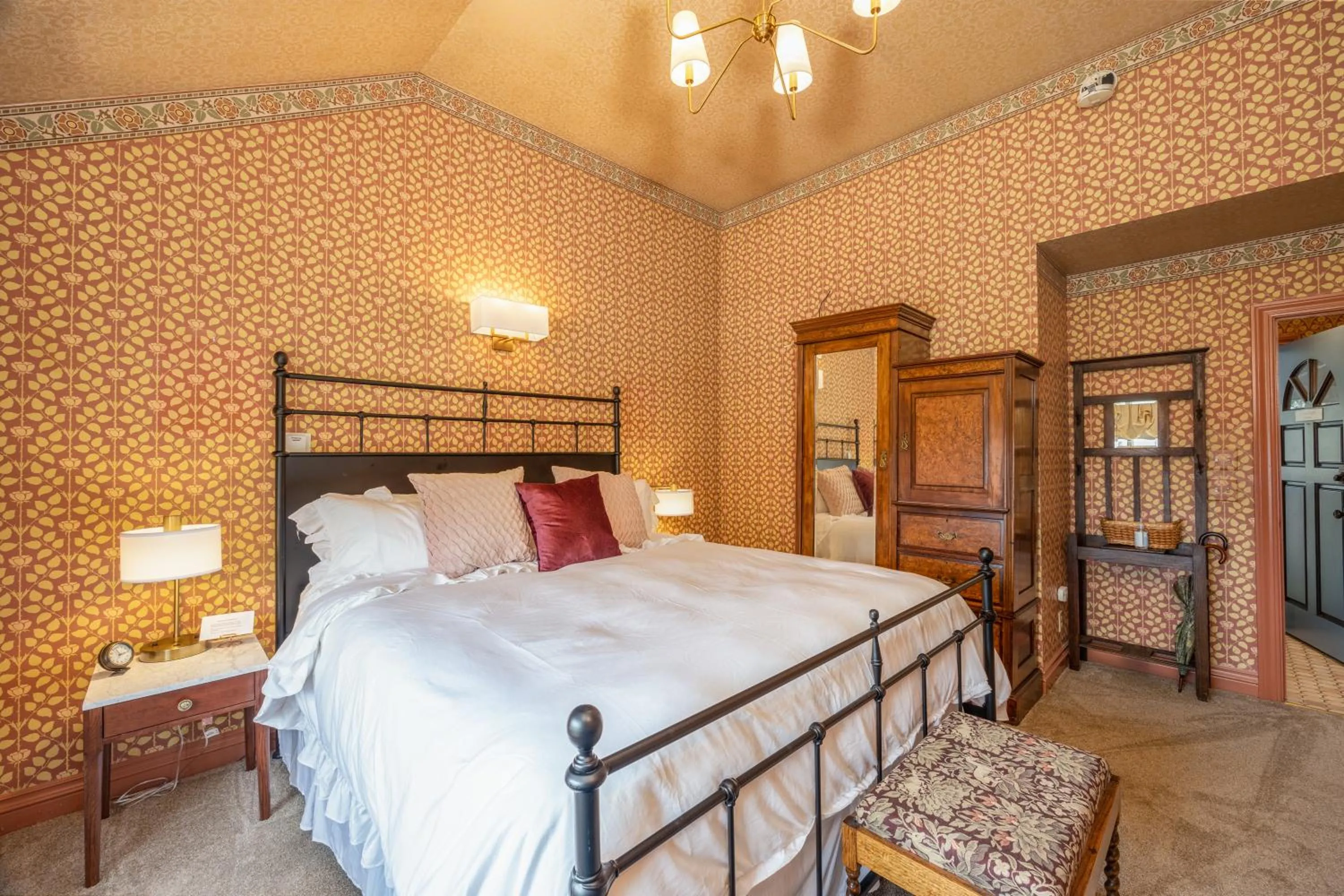 Bed in Mill Rose Inn