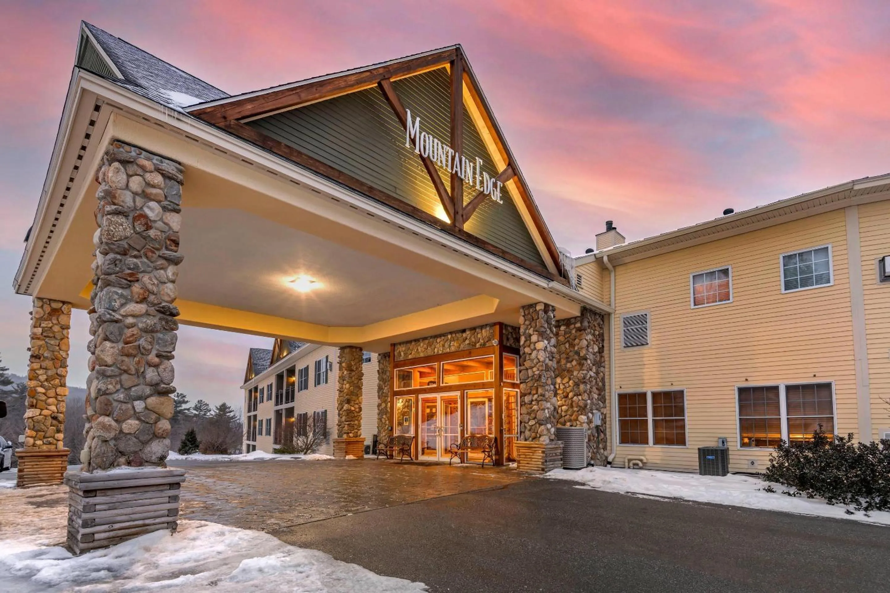 Property building in Mountain Edge Suites at Sunapee, an Ascend Collection Hotel