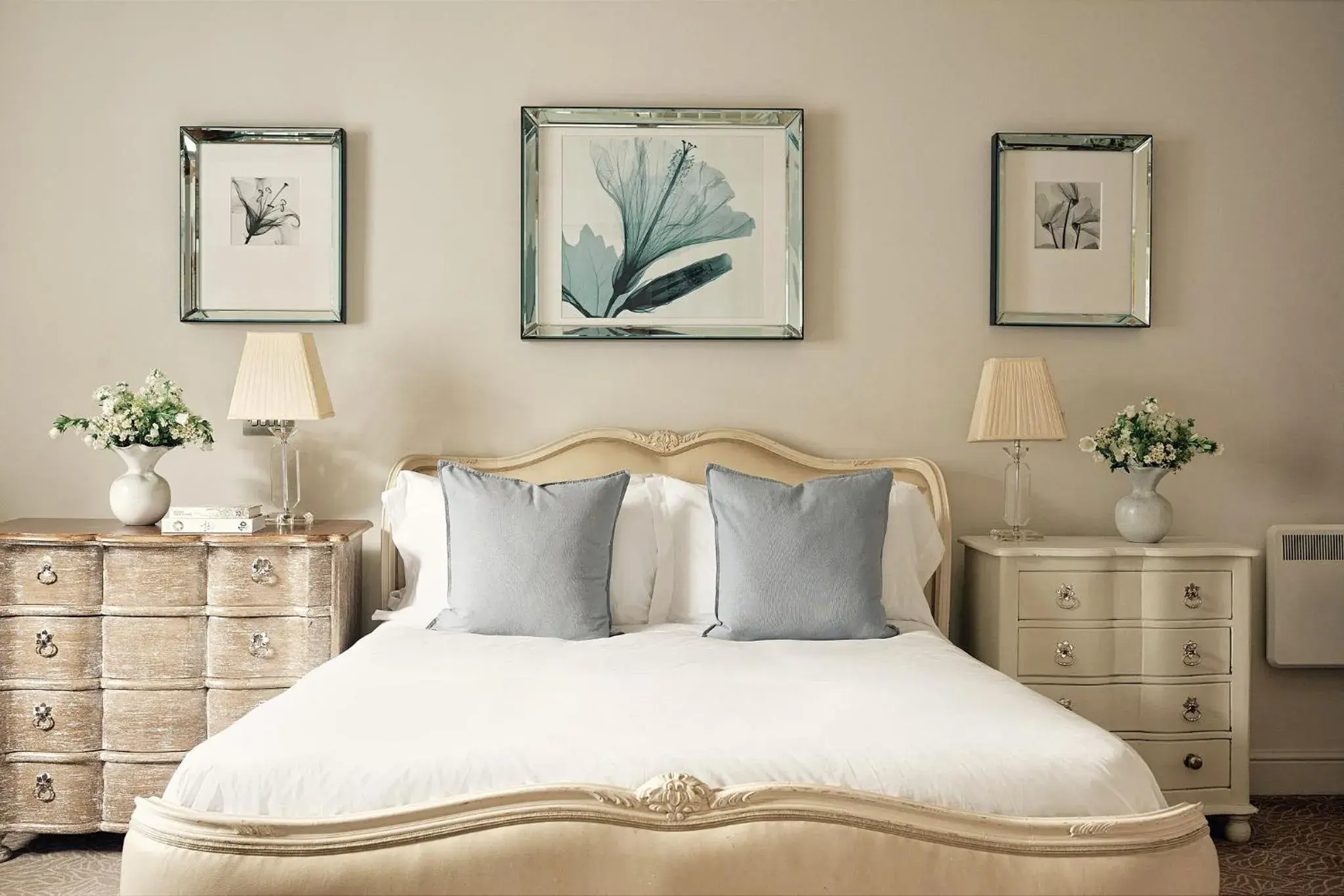 Bedroom, Bed in Fawsley Hall Hotel Bedroom, Bed in Fawsley Hall Hotel