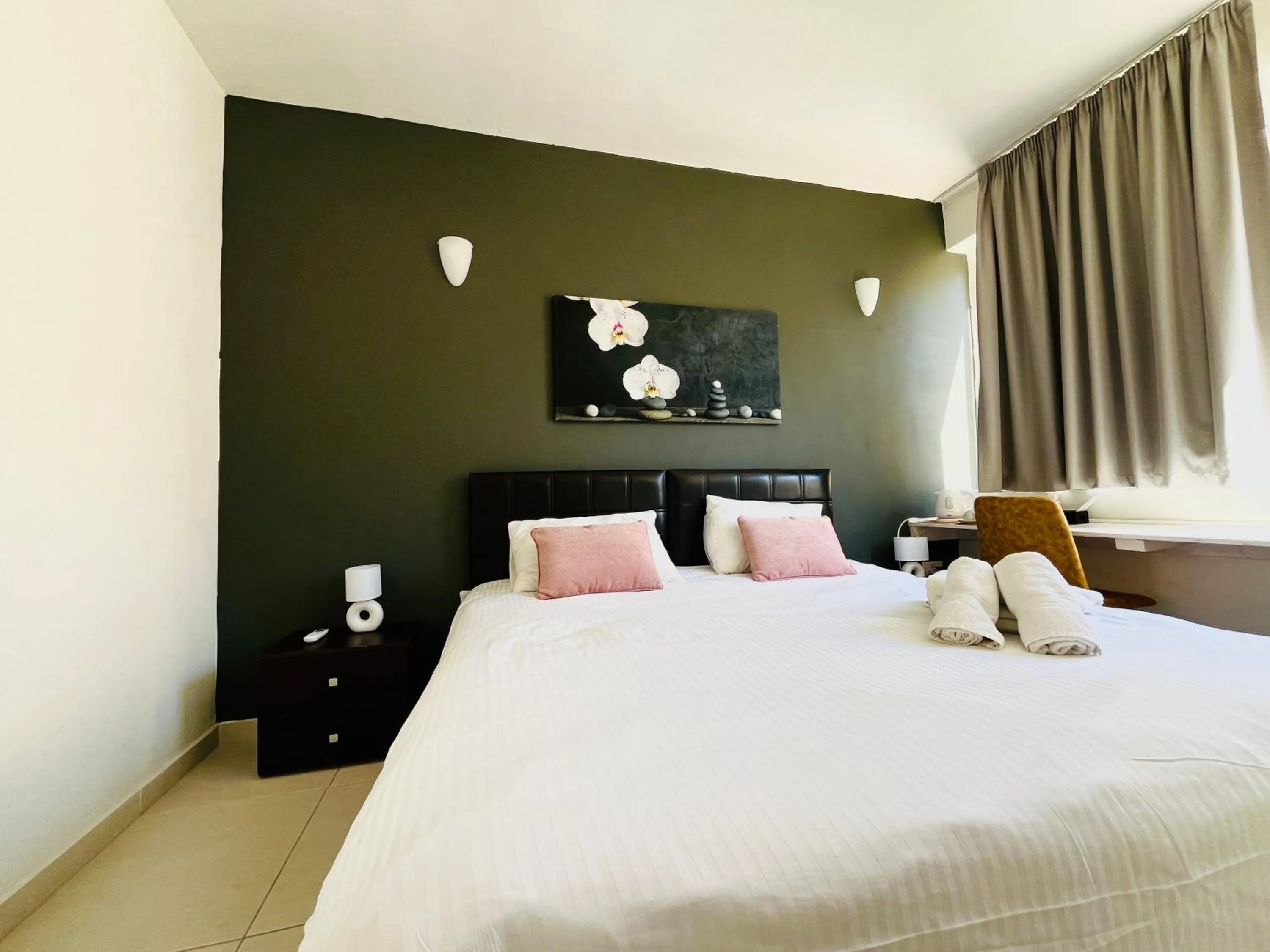 Pool view, Bed in 8villa