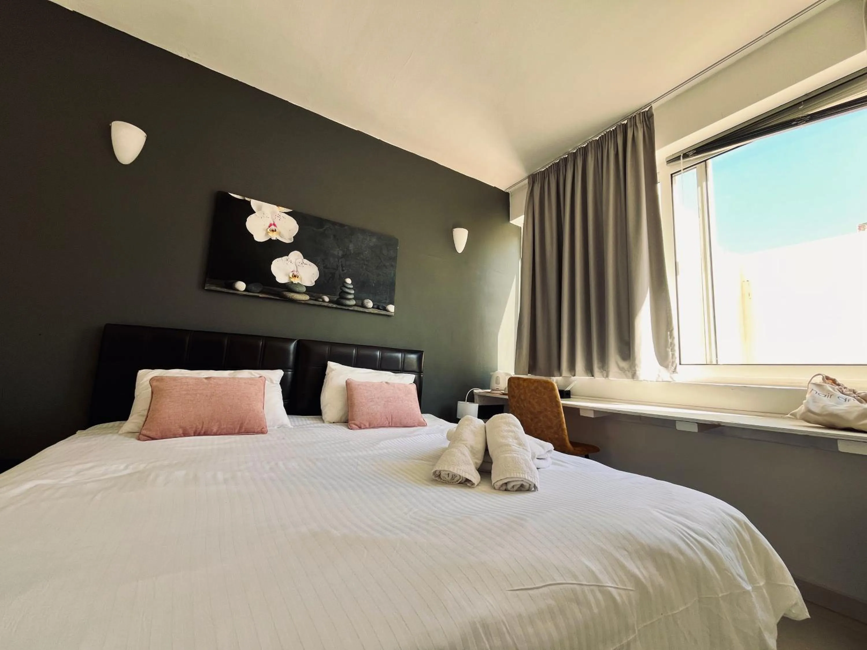 Pool view, Bed in 8villa