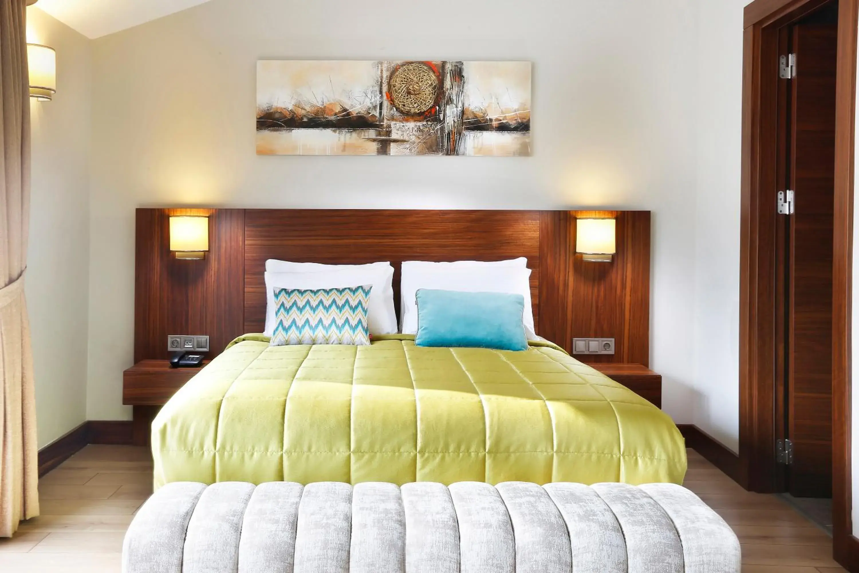 Bed in The White Orient Hotel Bed in The White Orient Hotel