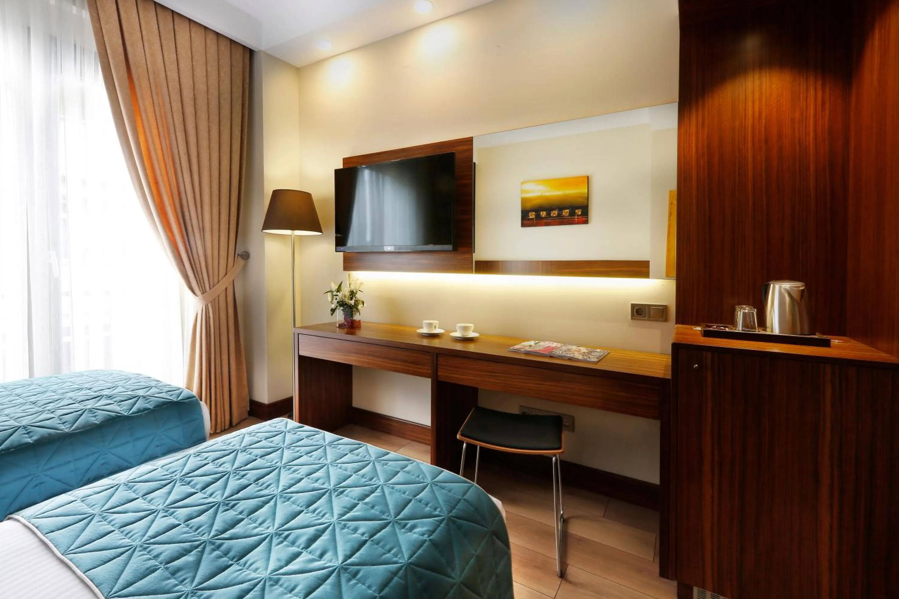 Bedroom, Bed in The White Orient Hotel