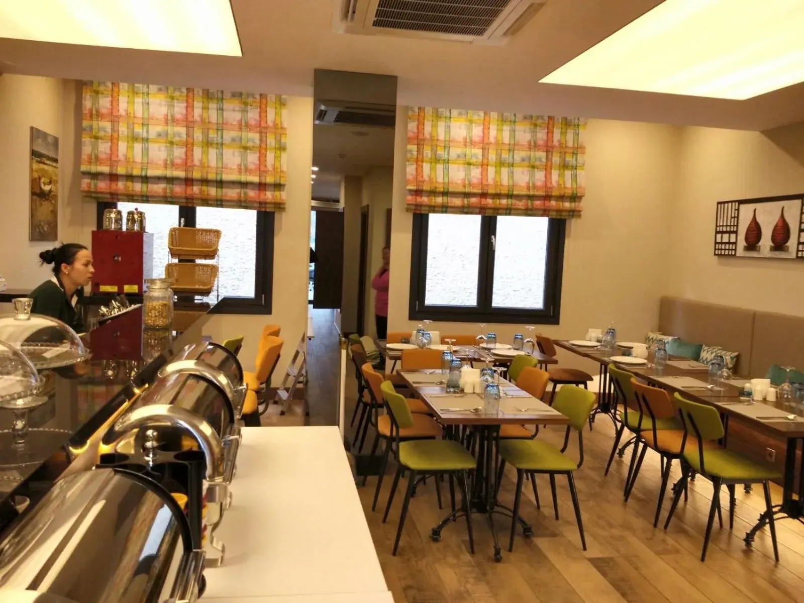 Restaurant/places to eat in The White Orient Hotel Restaurant/places to eat in The White Orient Hotel