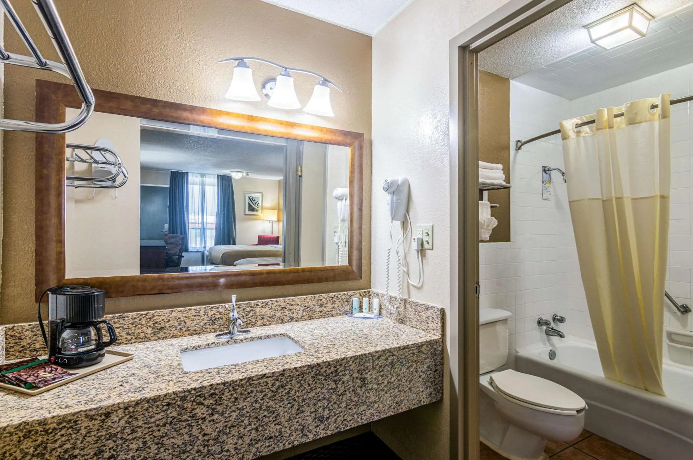 Bathroom in Quality Inn Shawnee I-40