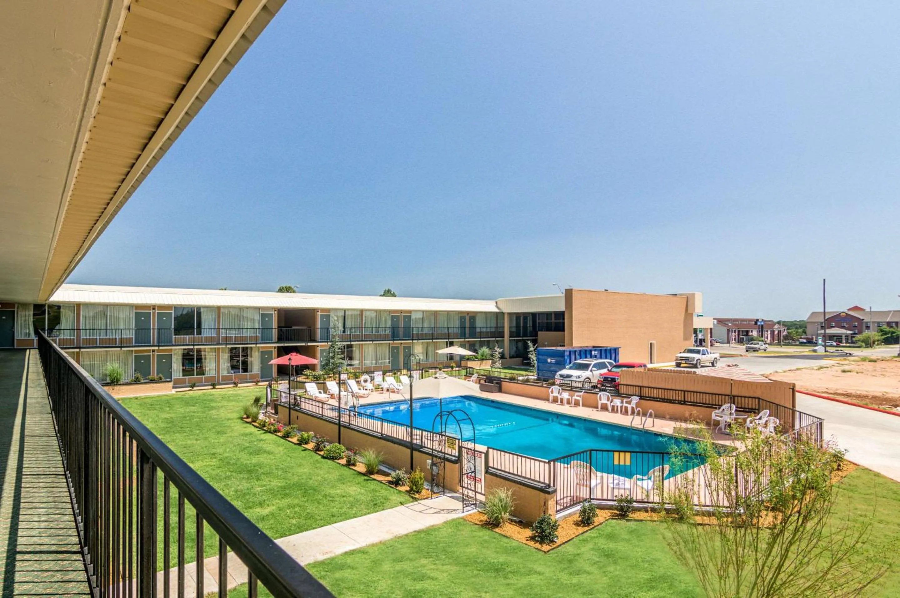On site, Pool View in Quality Inn Shawnee I-40