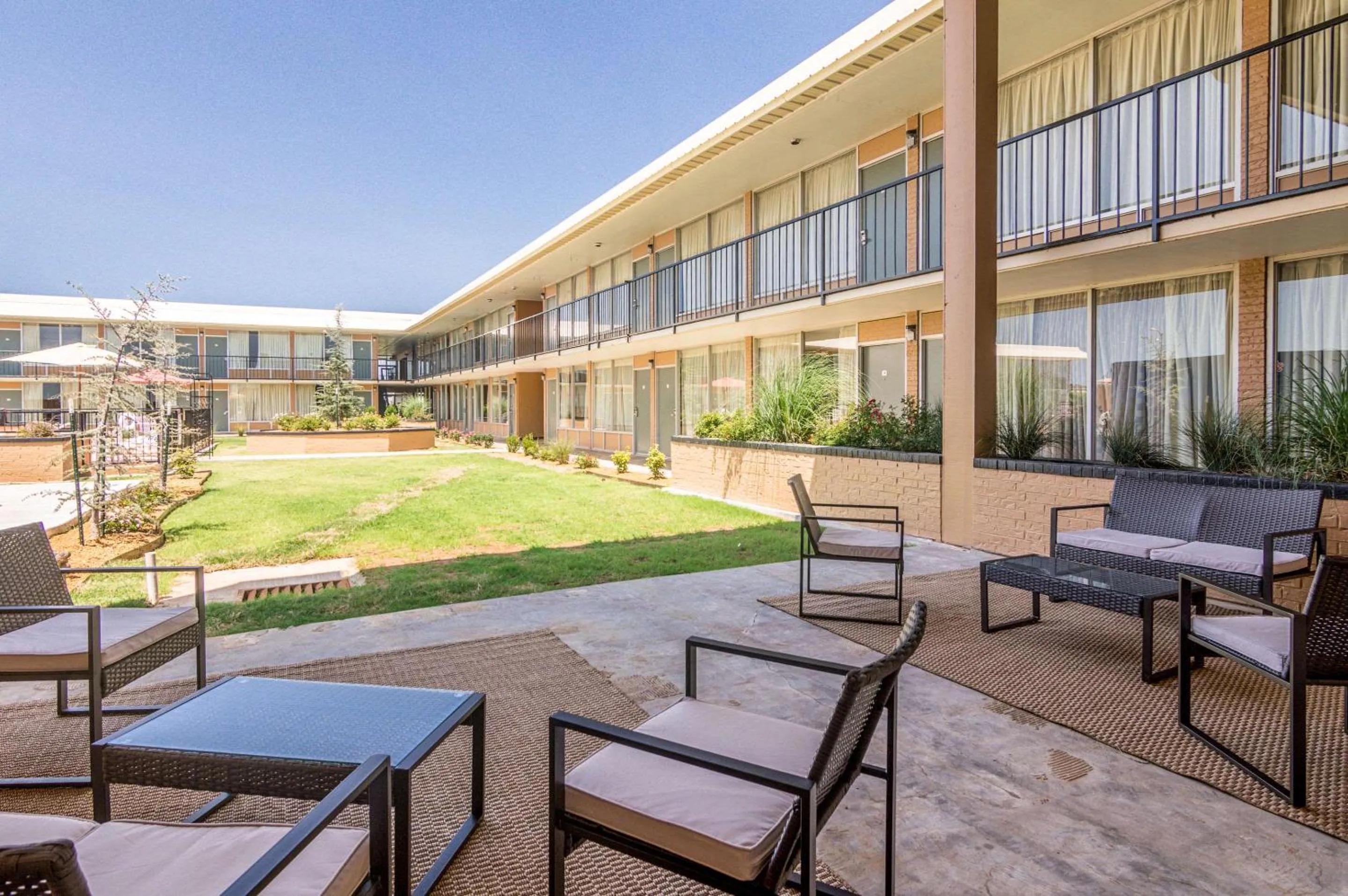 On site, Property Building in Quality Inn Shawnee I-40