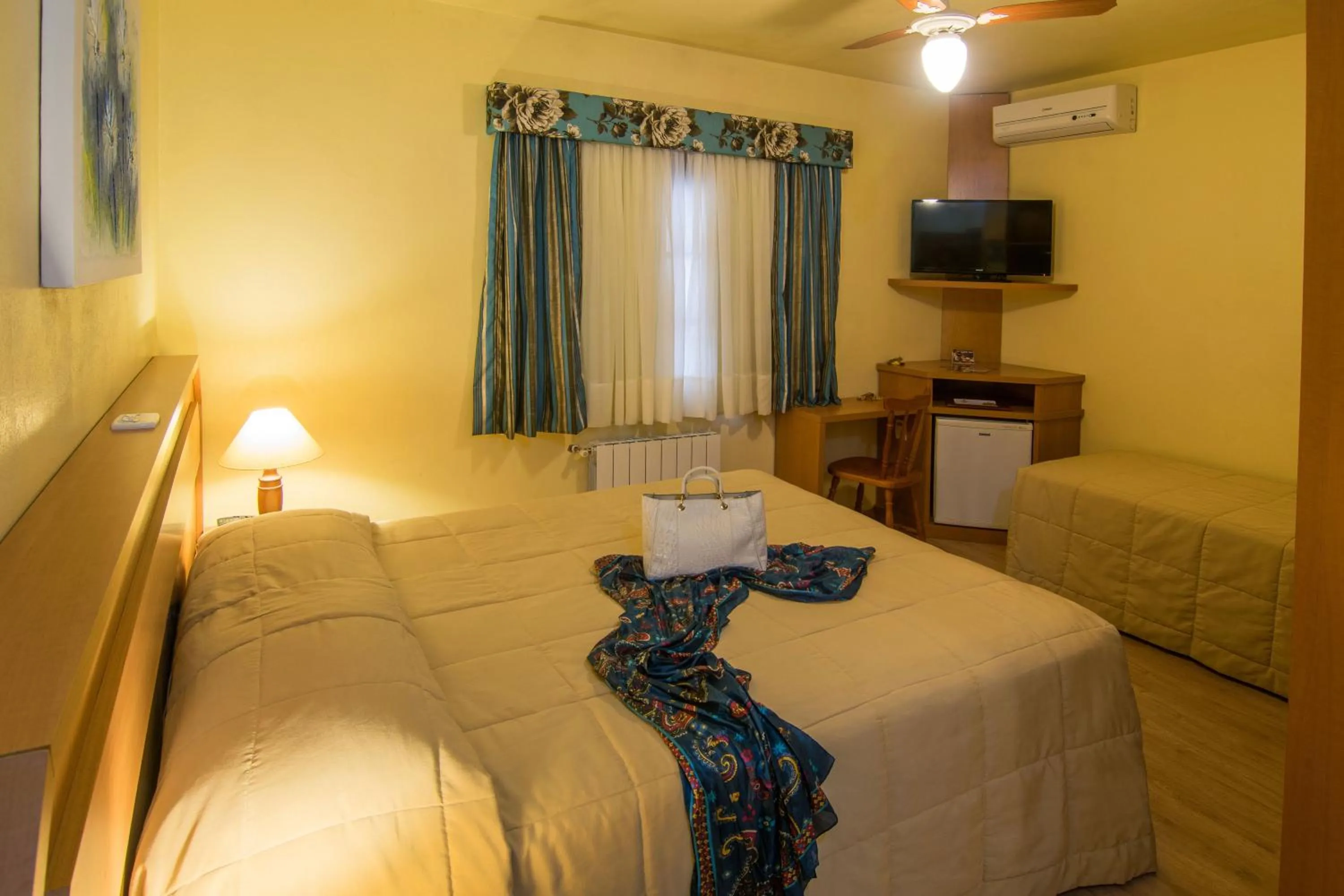 Bedroom, Bed in Hotel Sky Gramado