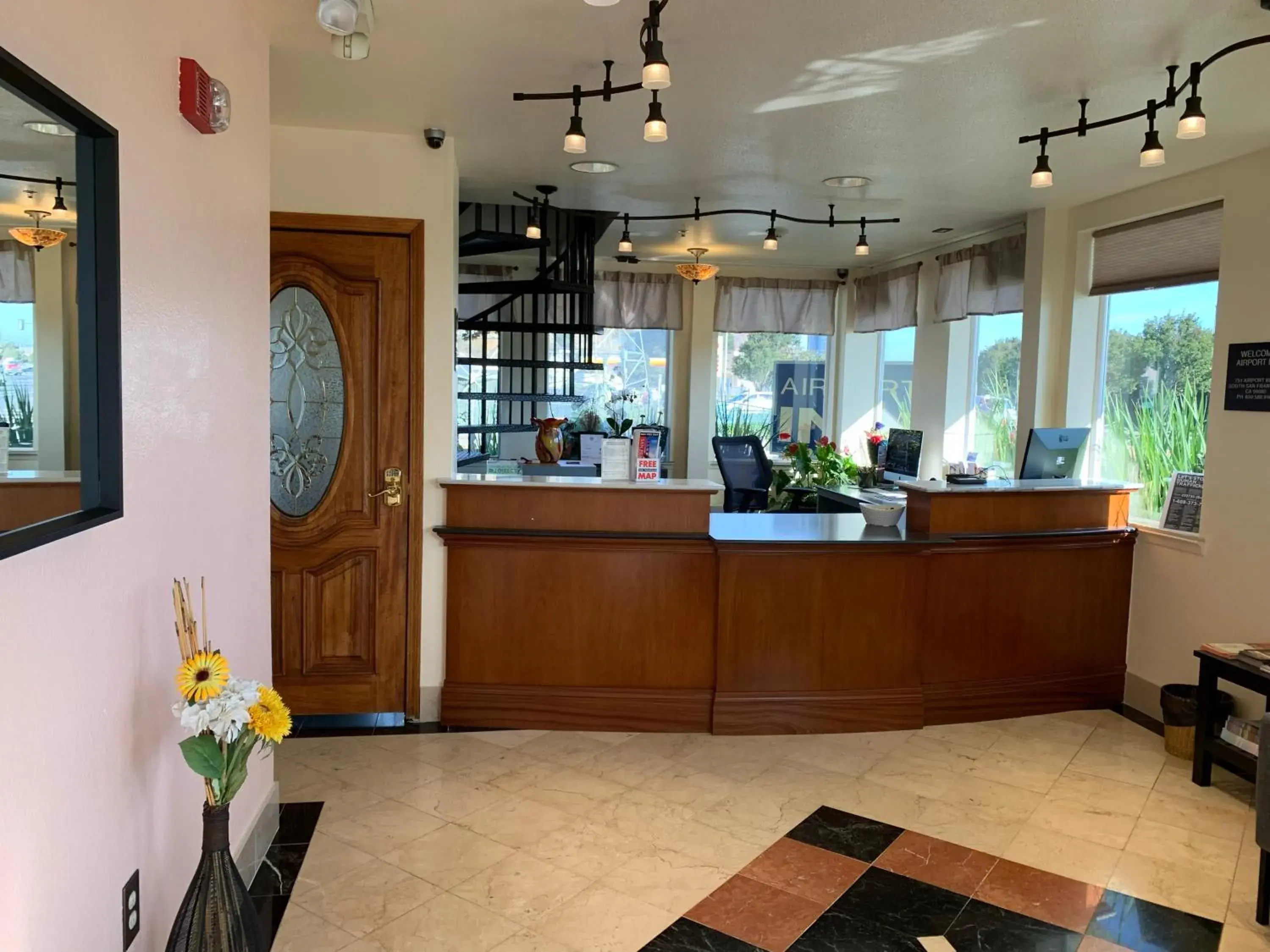 Lobby or reception in Airport Inn Lobby or reception in Airport Inn