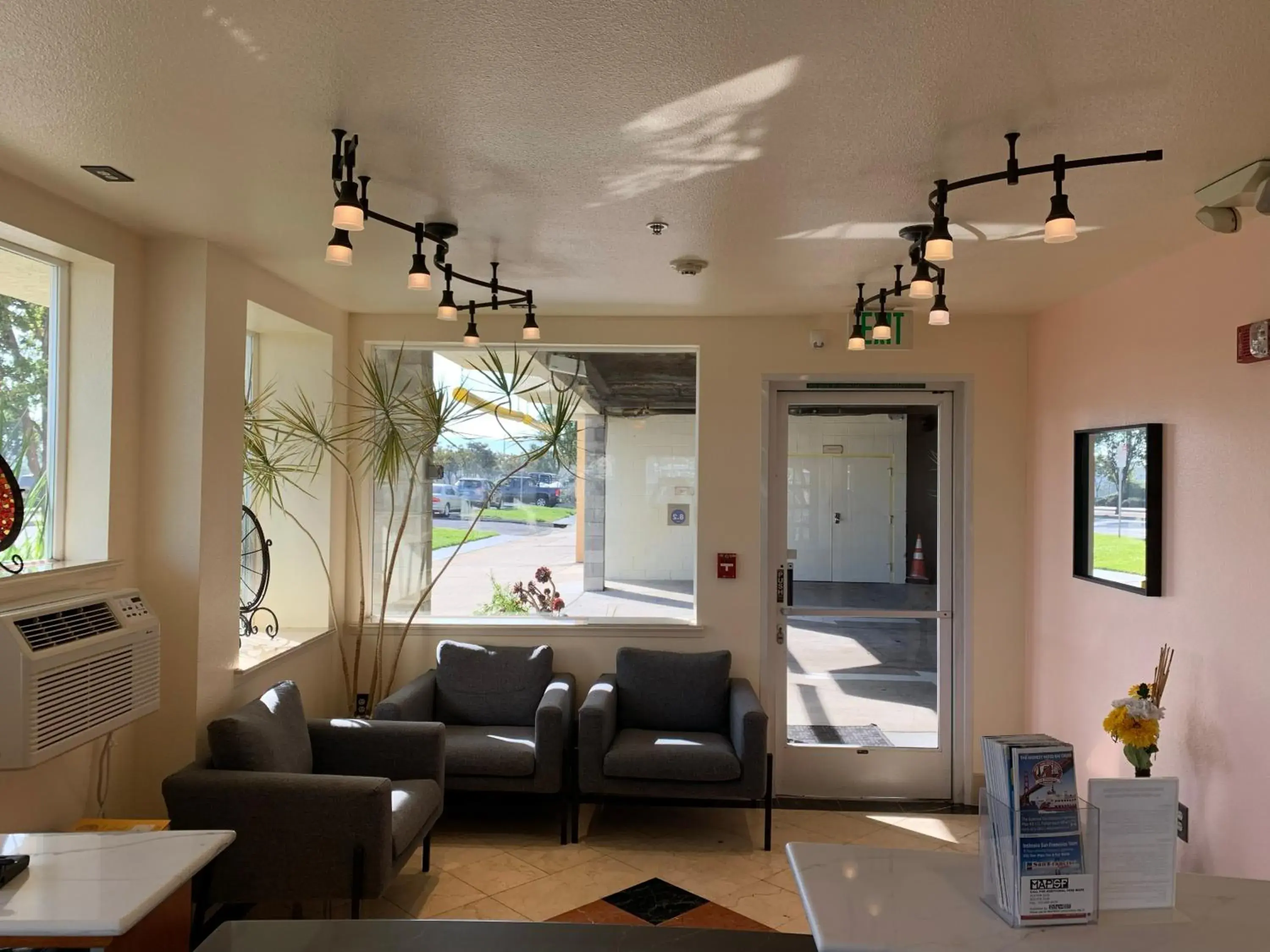 Lobby or reception in Airport Inn Lobby or reception in Airport Inn