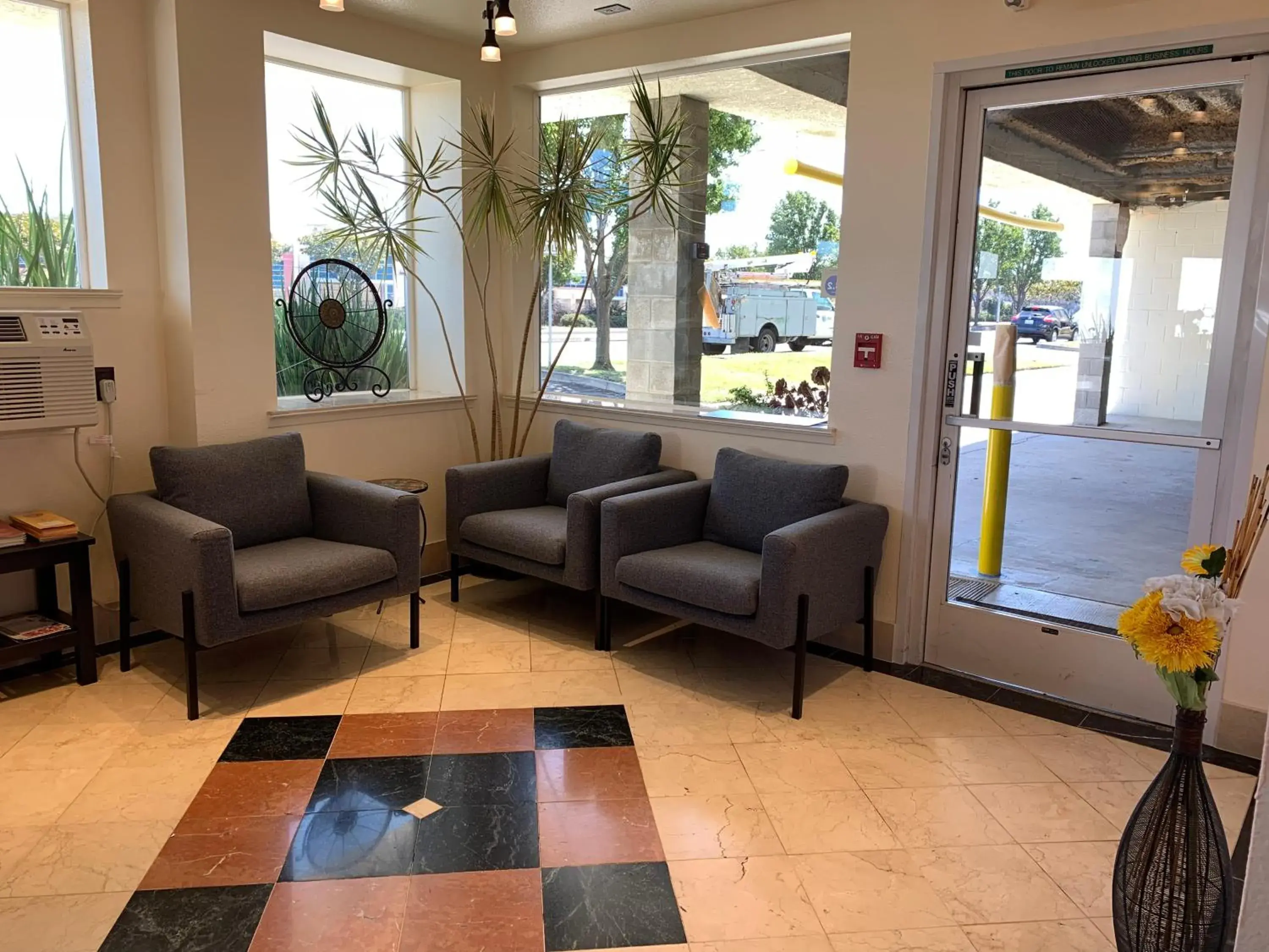 Lobby or reception in Airport Inn Lobby or reception in Airport Inn